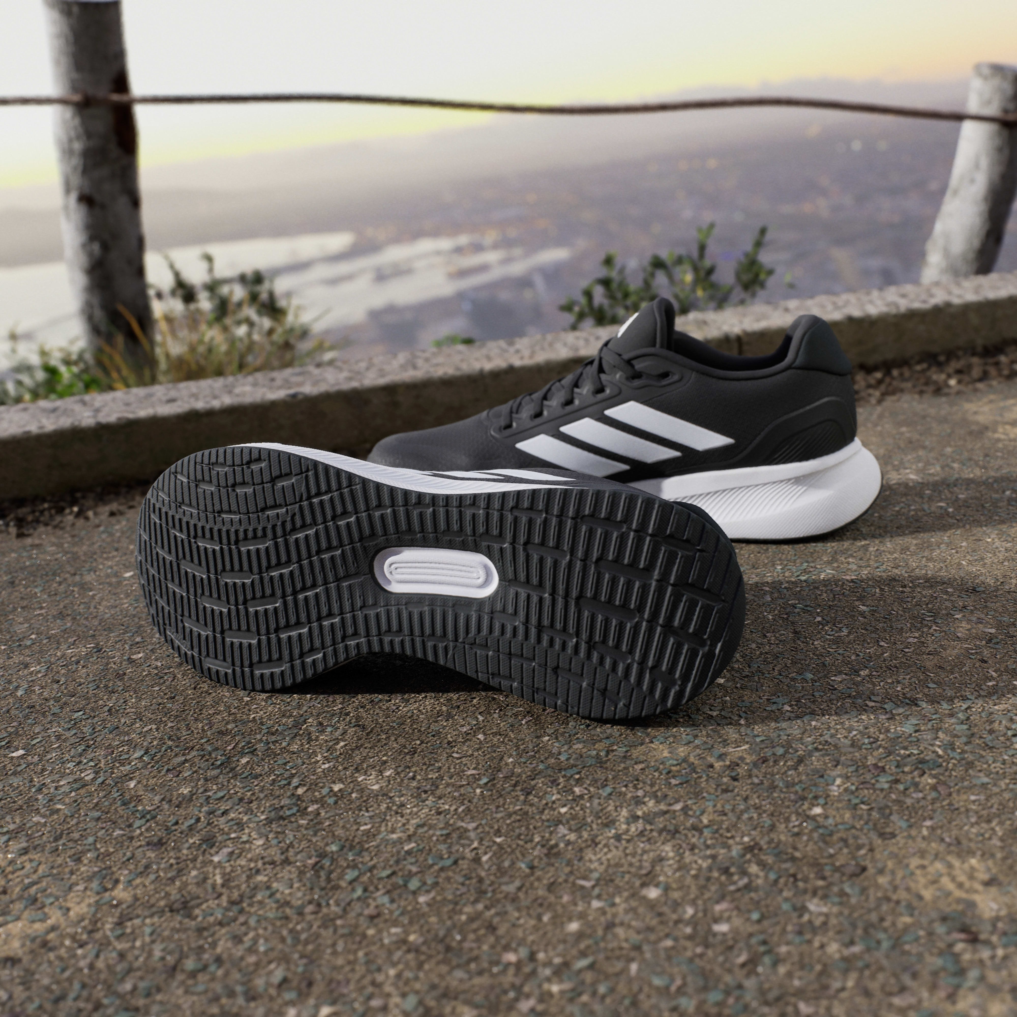 Кросівки чоловічі Adidas Runfalcon 5 IH7758 43 1/3 (9 UK) чорніфото