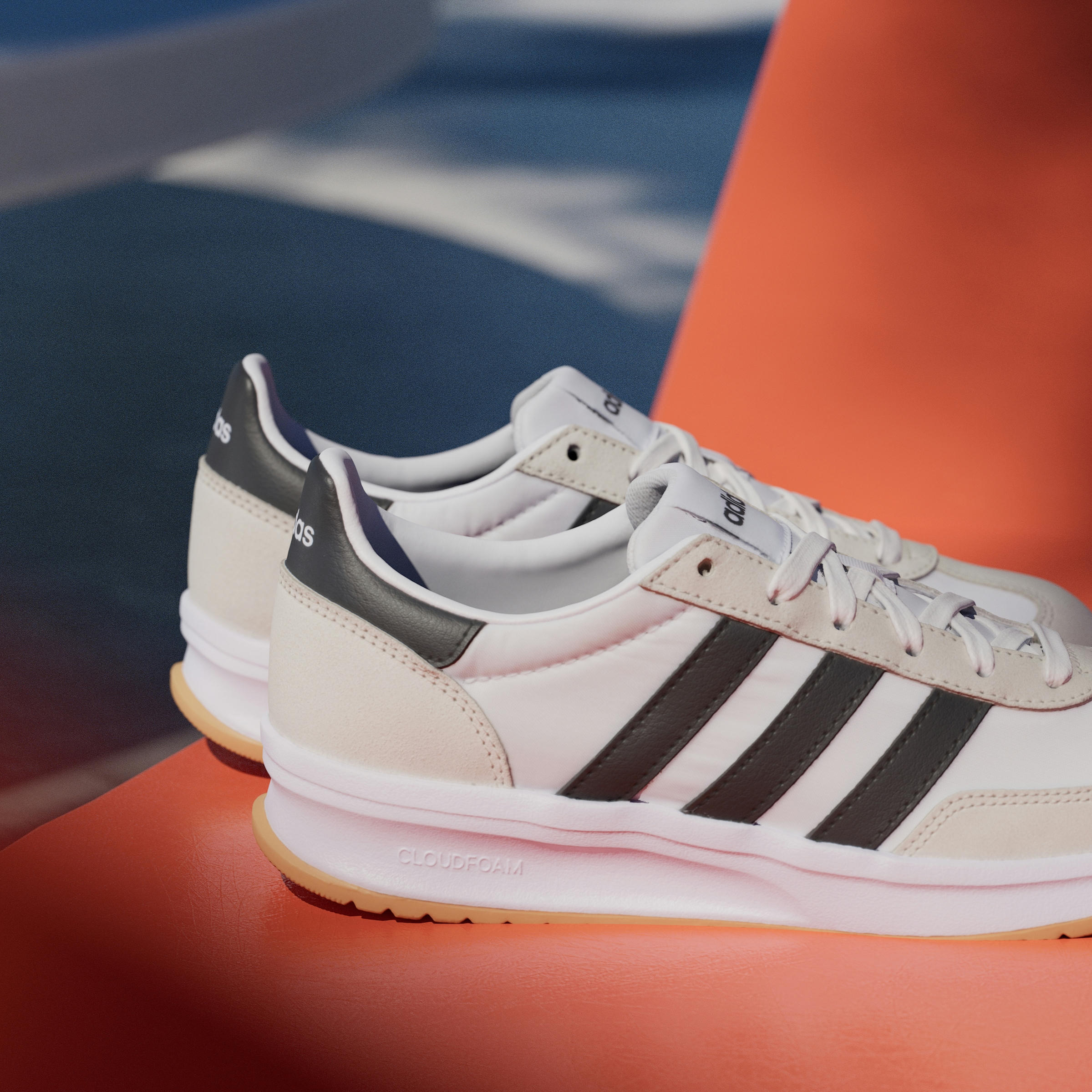 Кроссовки мужские Adidas Run 70s 2.0 IH8584 42 (8 UK) белые/черные фото 16