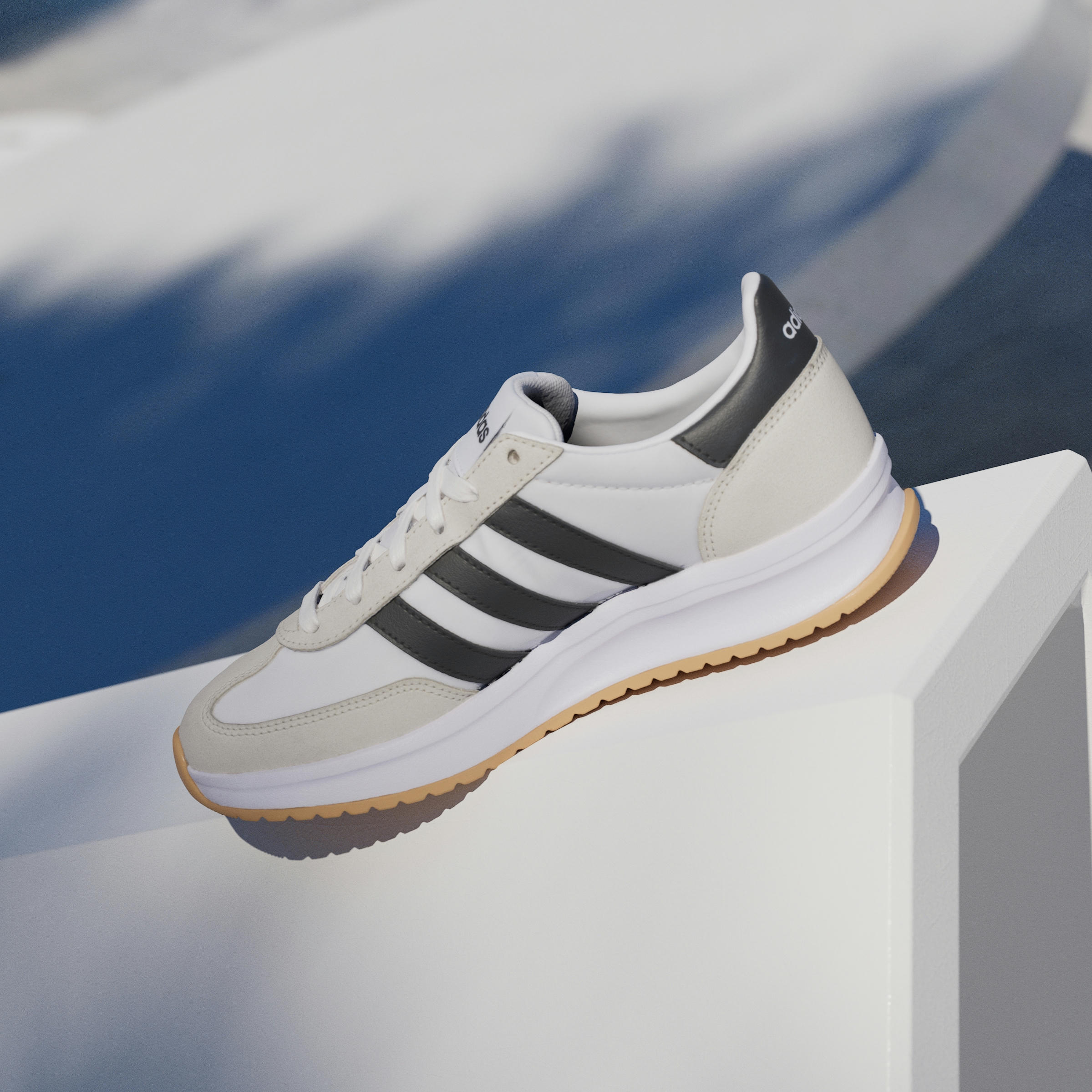 Кроссовки мужские Adidas Run 70s 2.0 IH8584 46 (11 UK) белые/черные фото 12