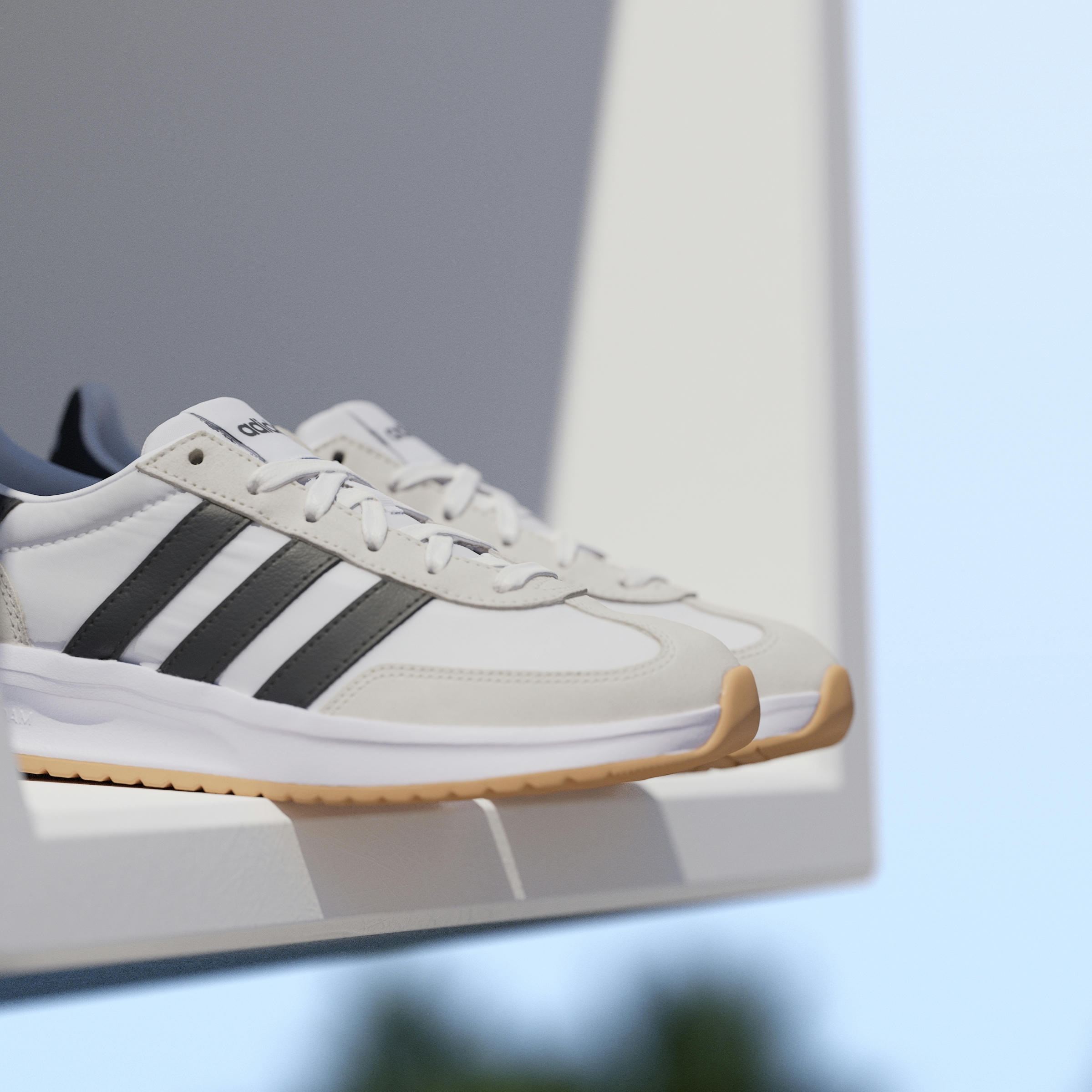 Кроссовки мужские Adidas Run 70s 2.0 IH8584 46 (11 UK) белые/черные фото 14