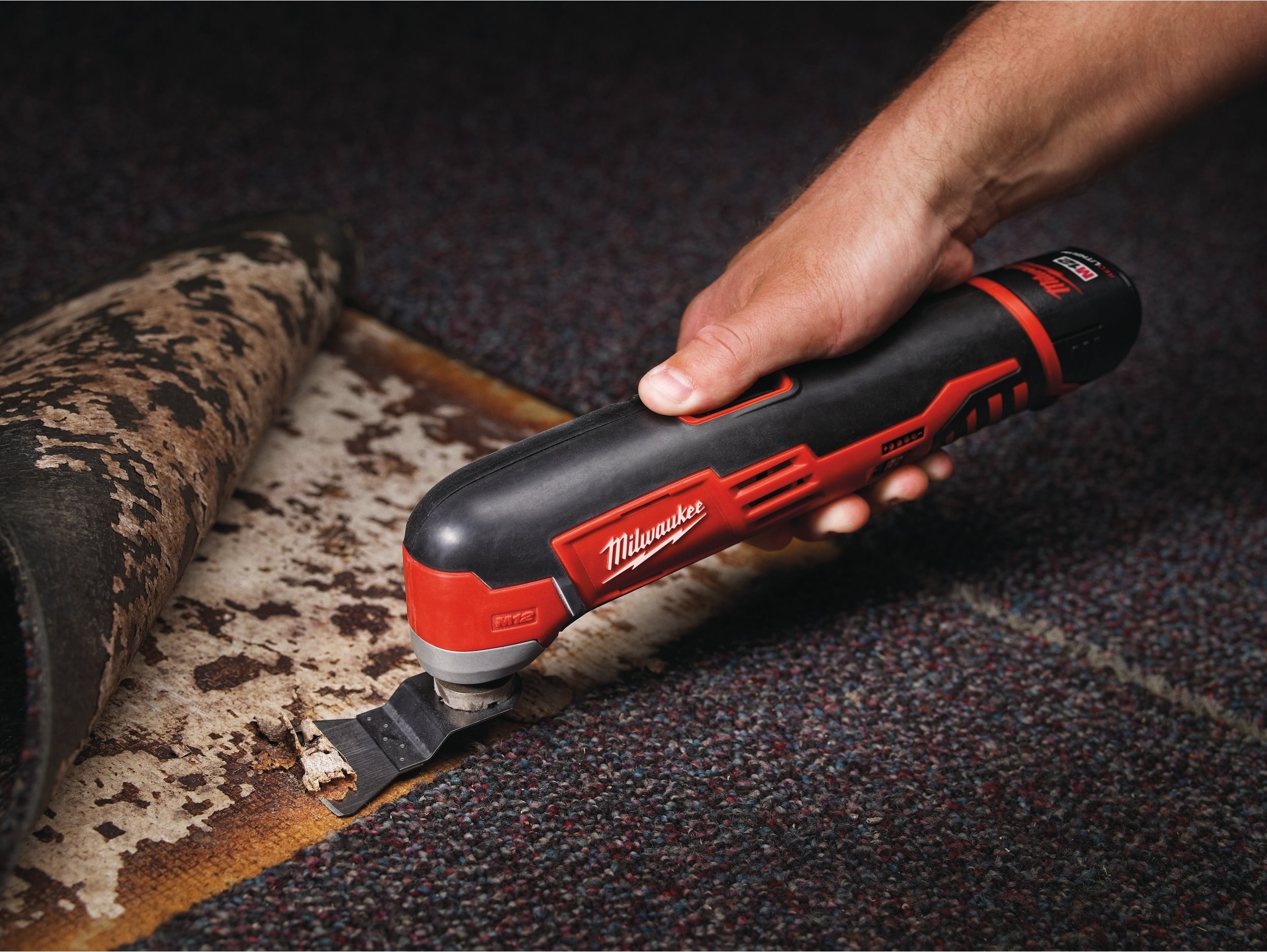 Многофункциональный инструмент реноватор Milwaukee C12 MT-0 12В без АКБ и ЗП (4933427180) фото 