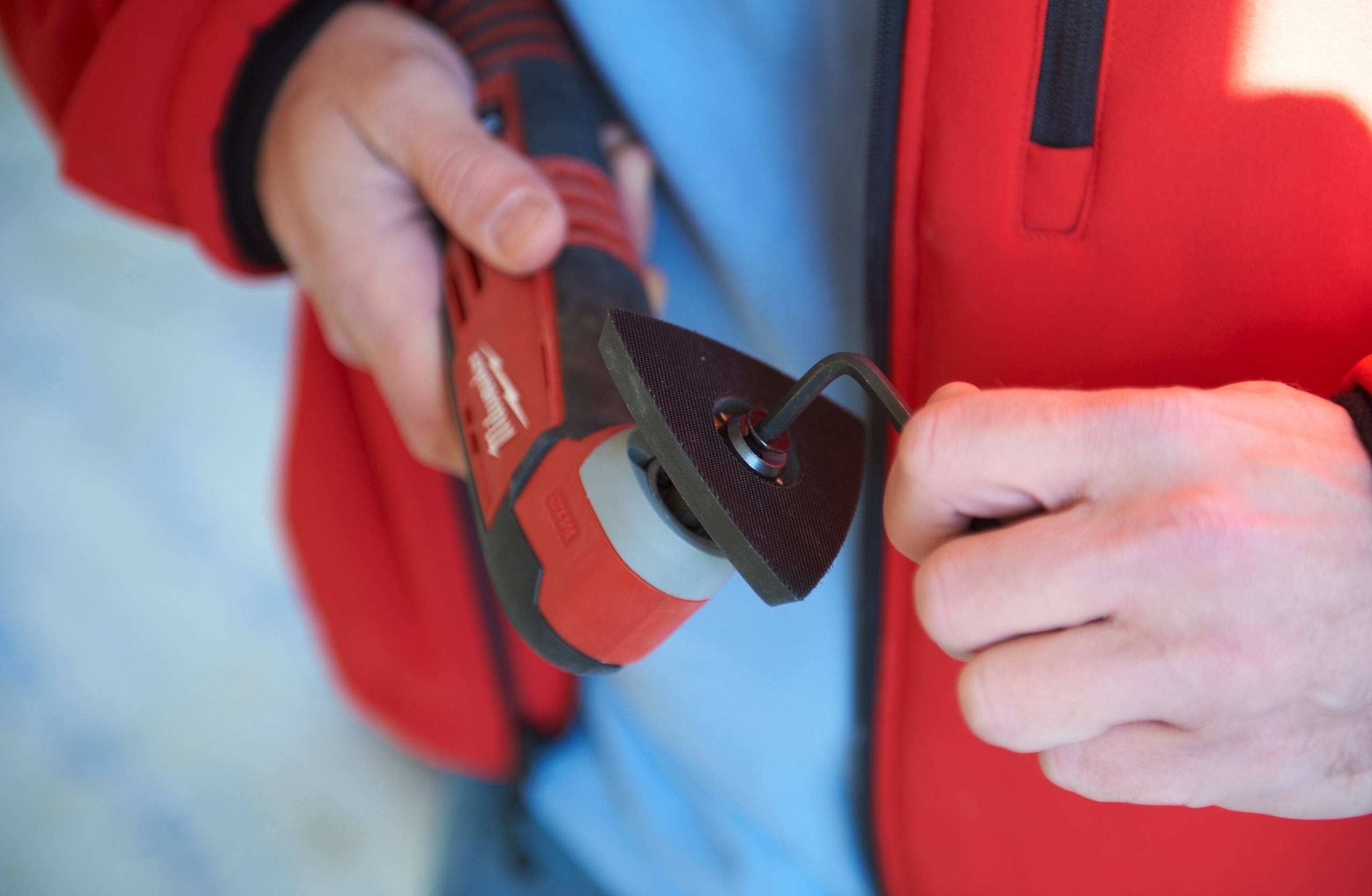 Многофункциональный инструмент реноватор Milwaukee C12 MT-0 12В без АКБ и ЗП (4933427180) фото 