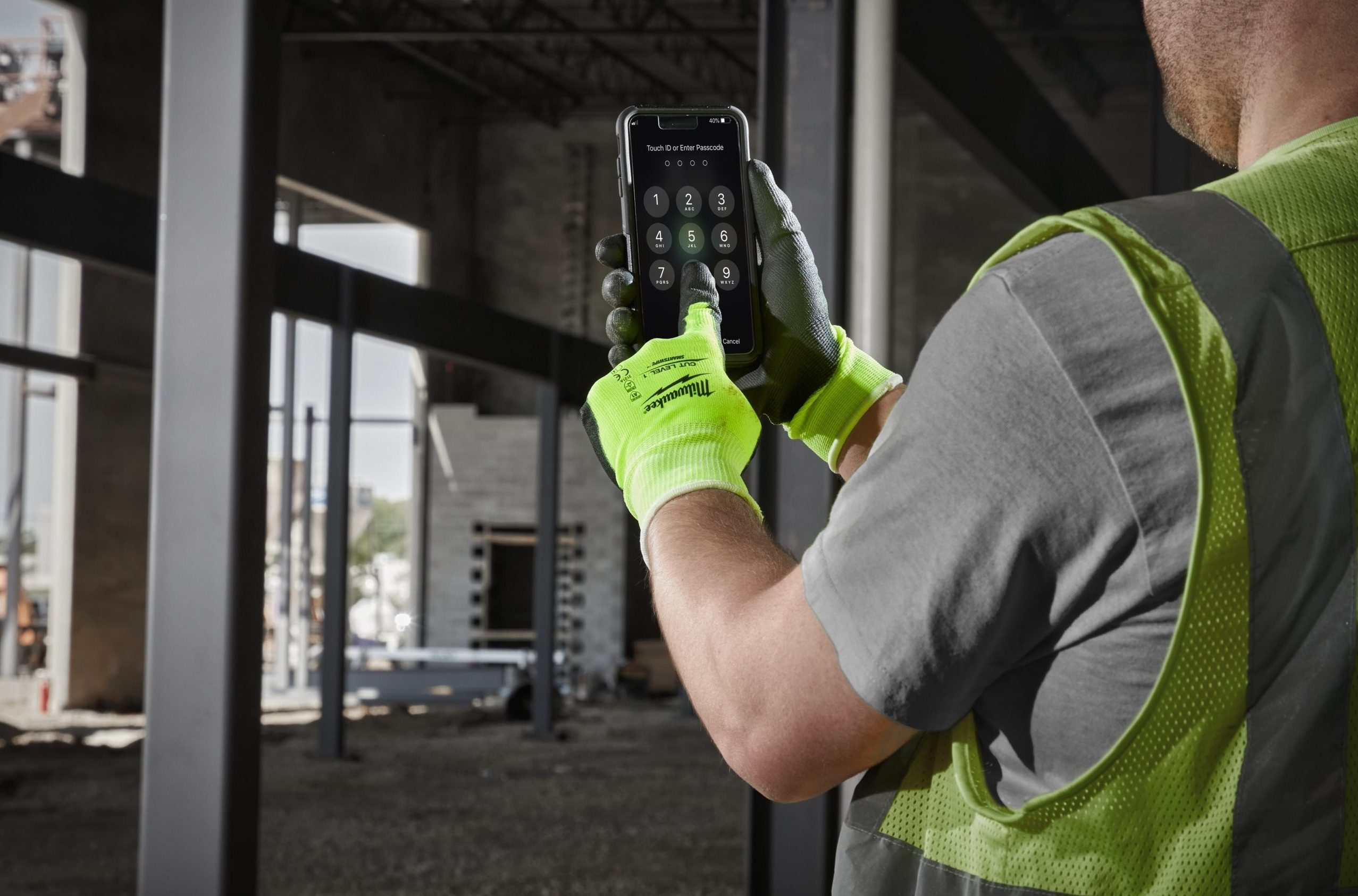 Перчатки рабочие Milwaukee, р.10, зелено черные (4932479919) фото 3