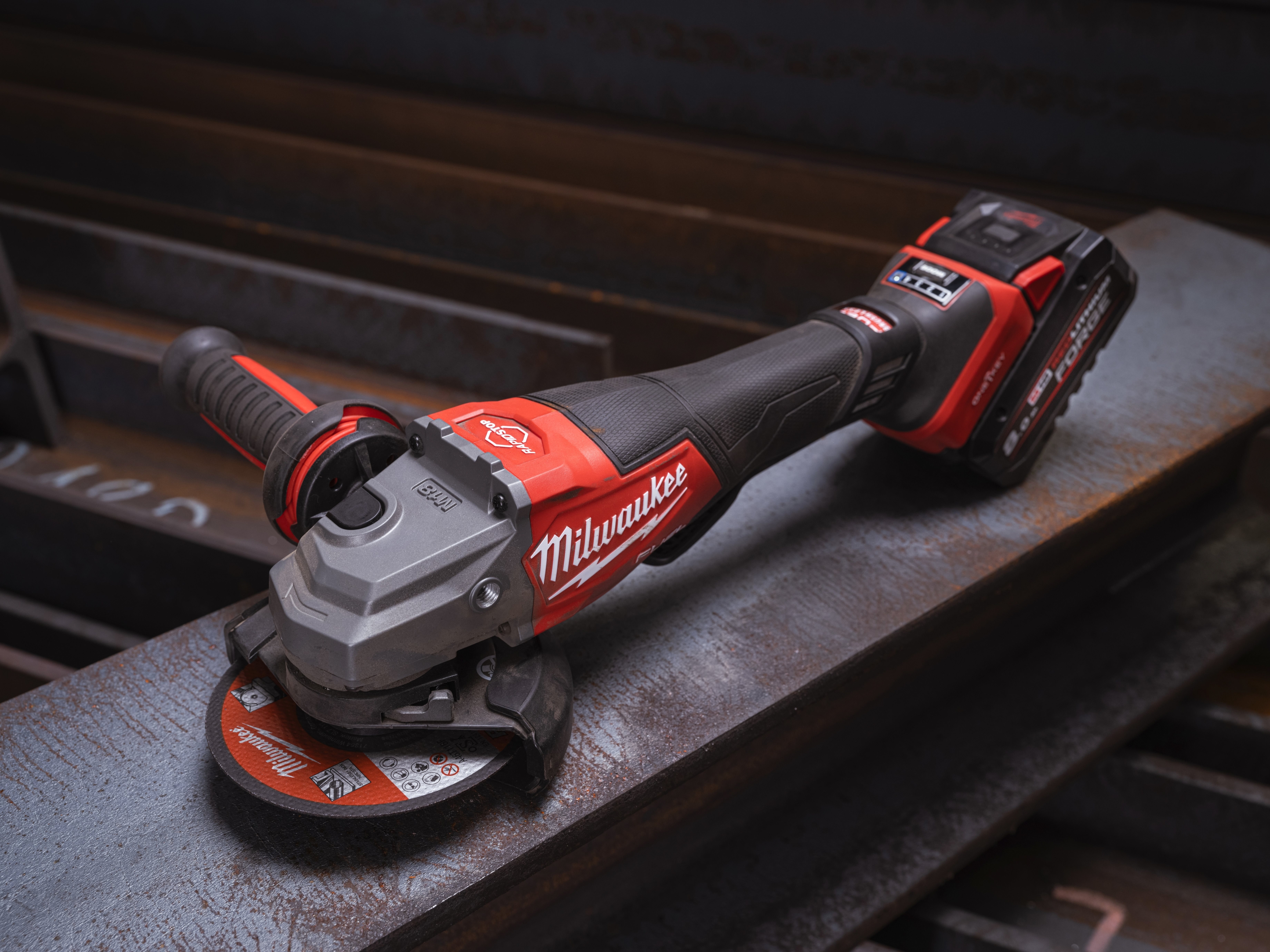 Шлифмашина угловая аккумуляторная Milwaukee M18 FHSAGO125VXPDB2-0X 18В 125мм без АКБ и ЗУ (4933493419) фото 11