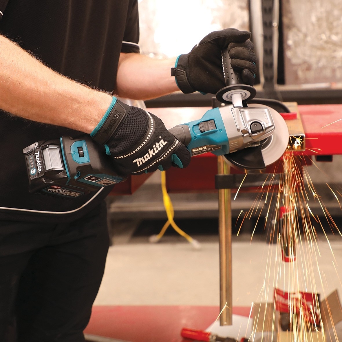 Шлифмашина угловая аккумуляторная Makita XXGT 40 V MAX GA023GM201, 125мм, 36В 2х4Ач (GA023GM201) фото 12