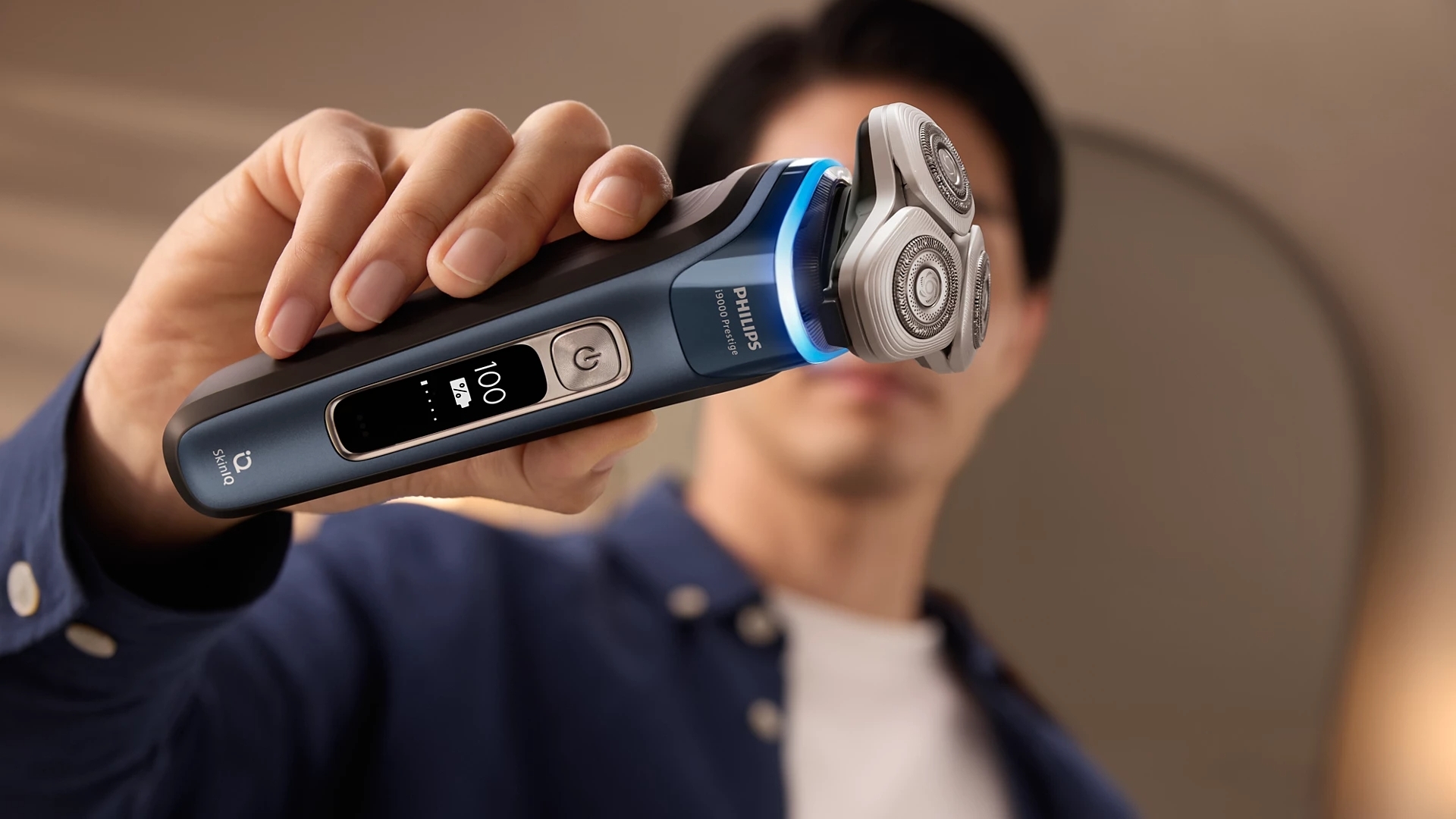 Электробритва Philips XP9201/33 серии i9000 Prestige фото 