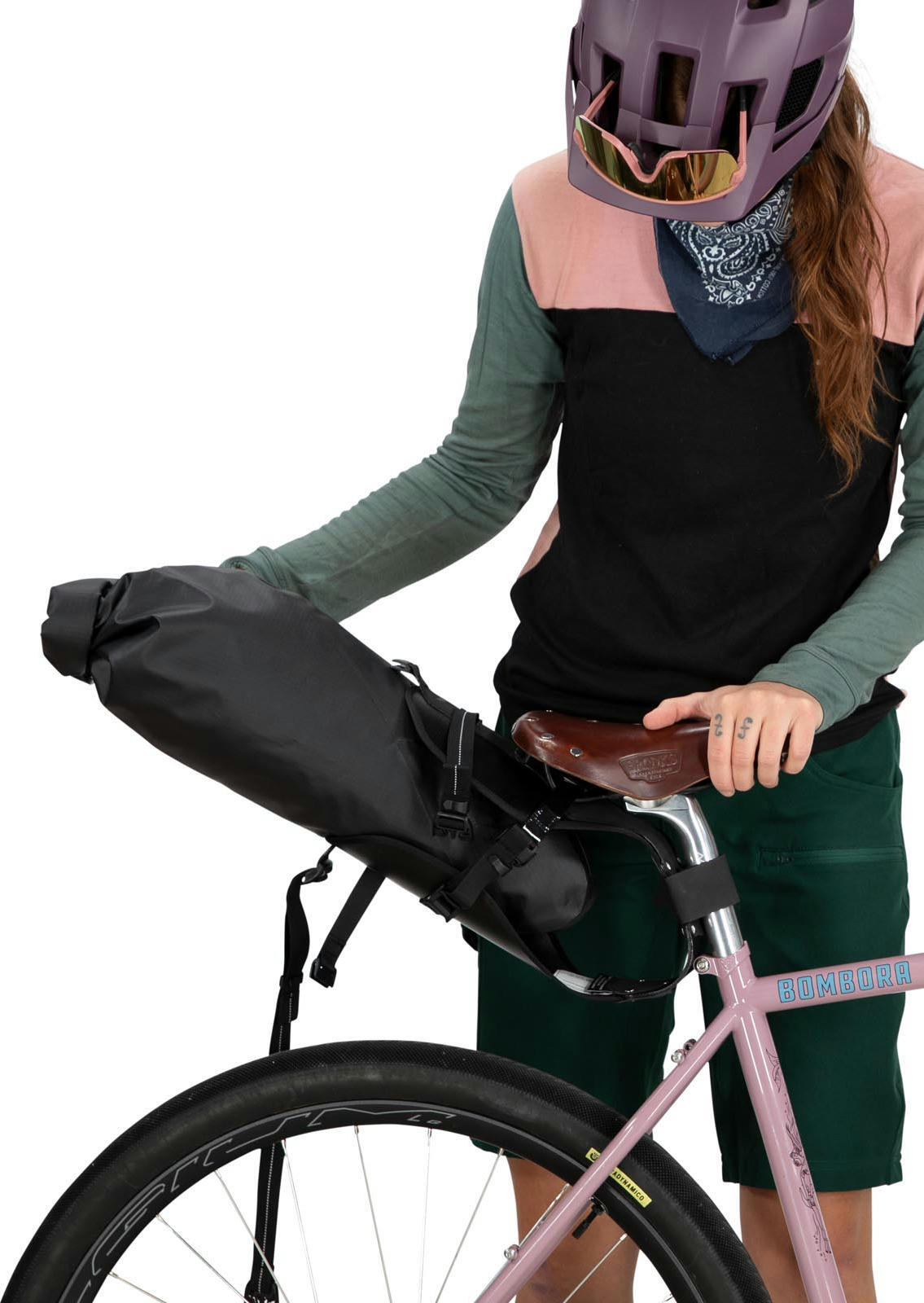 Сумка під сідло Osprey Escapist Saddle Bag L чорнафото