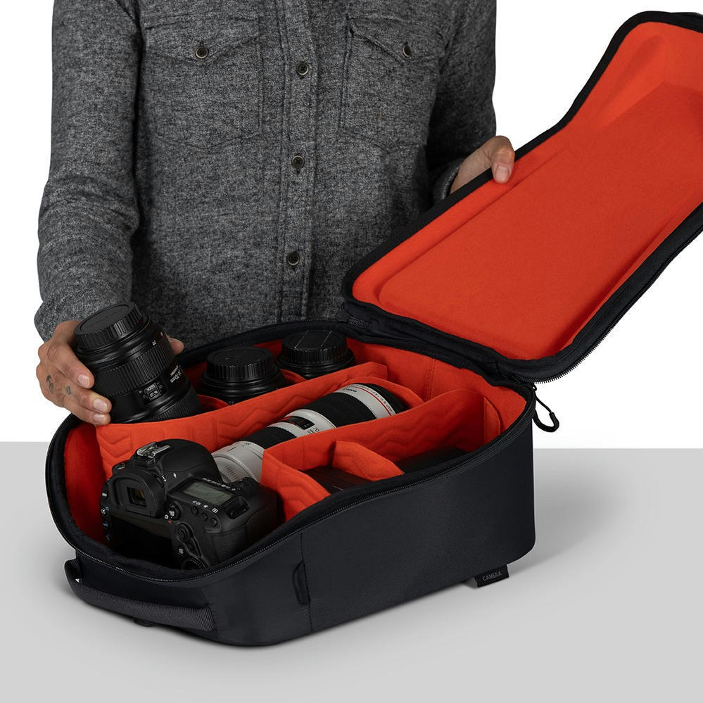 Сумка Osprey Camera Cube Medium charcoal grey MD чорнафото