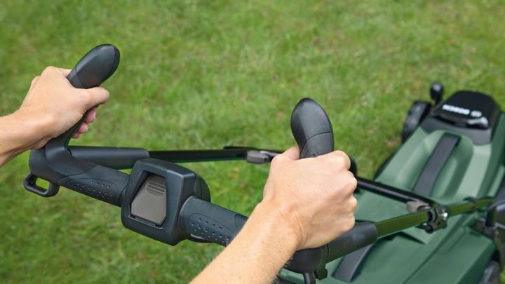 Газонокосилка аккумуляторная Bosch CityMower 18V-32-300 18В АКБ 4Ач (0.600.8B9.A07) фото 