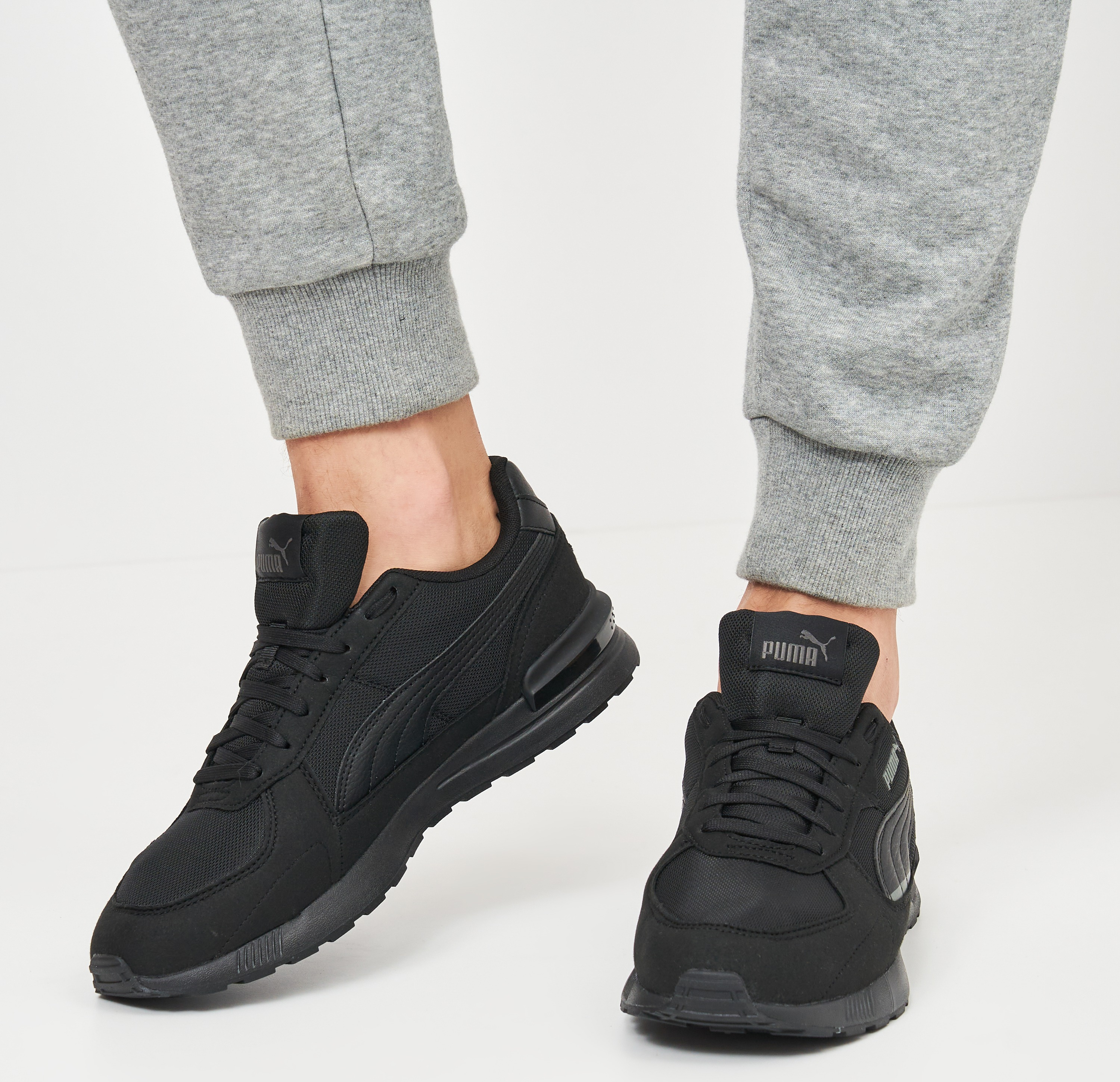 Кроссовки мужские Puma Graviton 380738-01 45 (10.5 UK) черные фото 