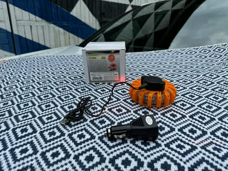 Мигавка автомобільна Bottari Flare V16 магнітна IP55 5,8x8,5см (48050-IS)фото6