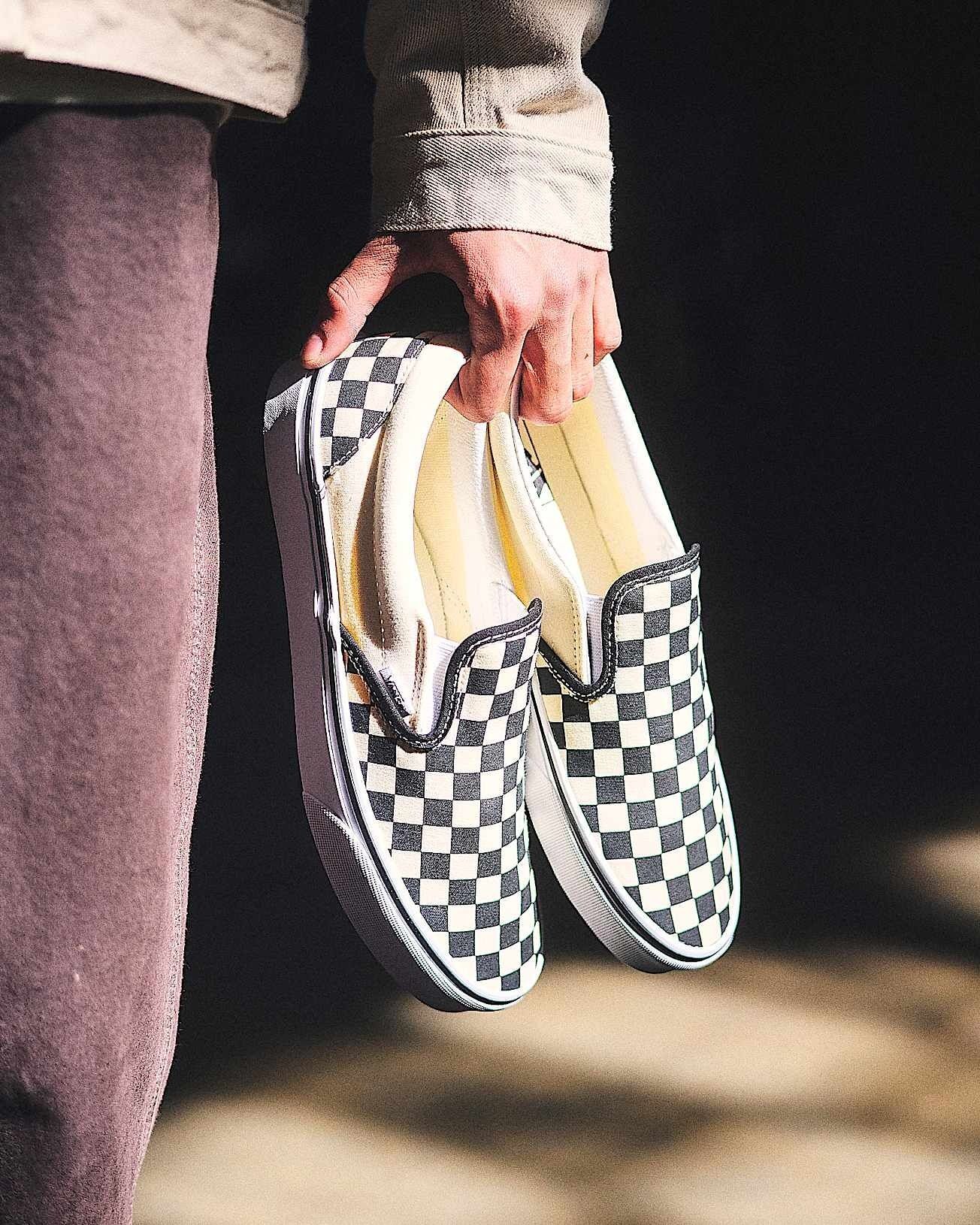 Слипоны Vans Ua Classic Slip-On VN000EYEBWW1 (9 US) белые/черные фото 