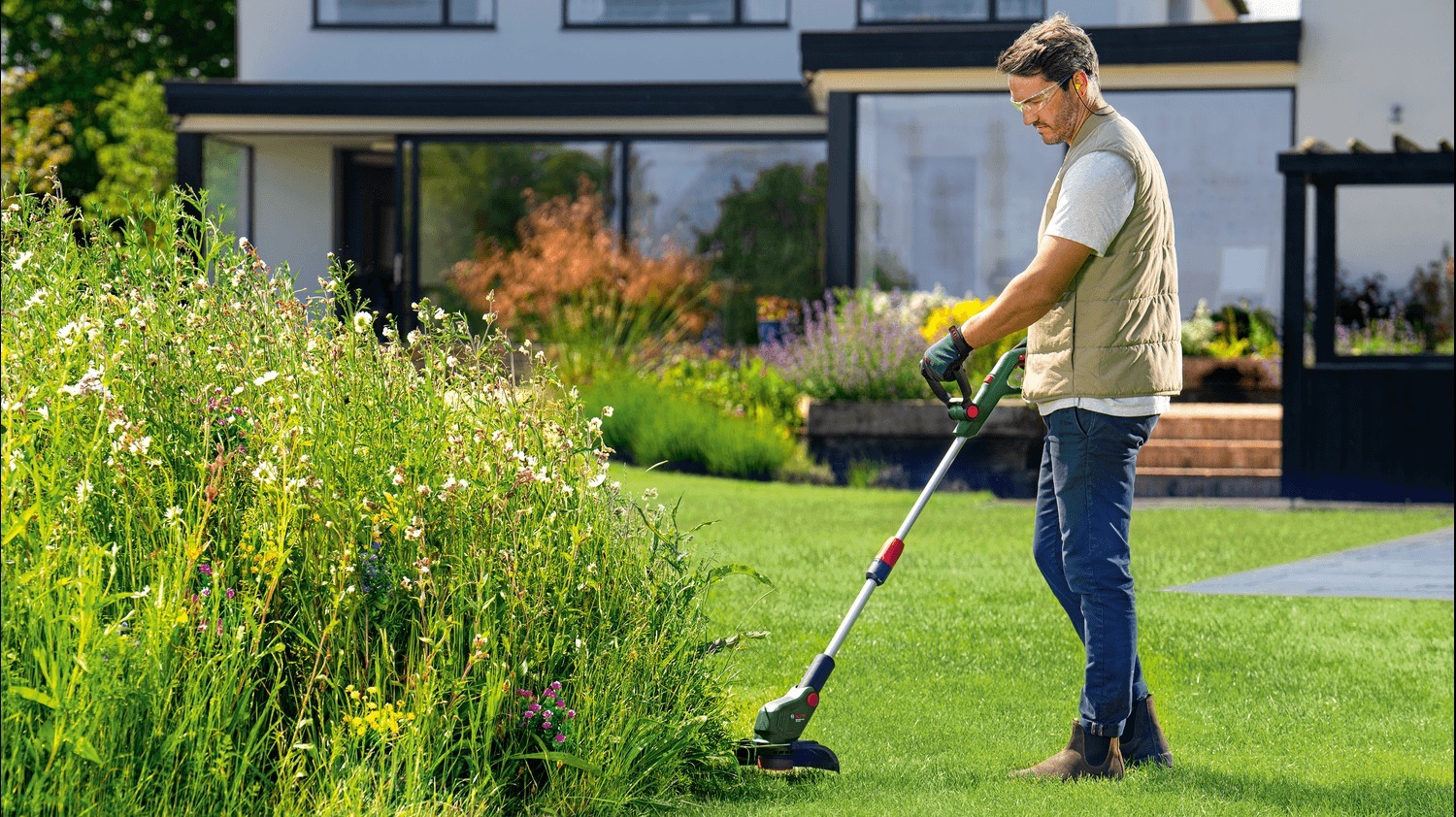 Триммер садовый аккумуляторный Bosch UniversalGrassCut 18V-26-500 1х2.5А·час (0.600.8C1.F00) фото 