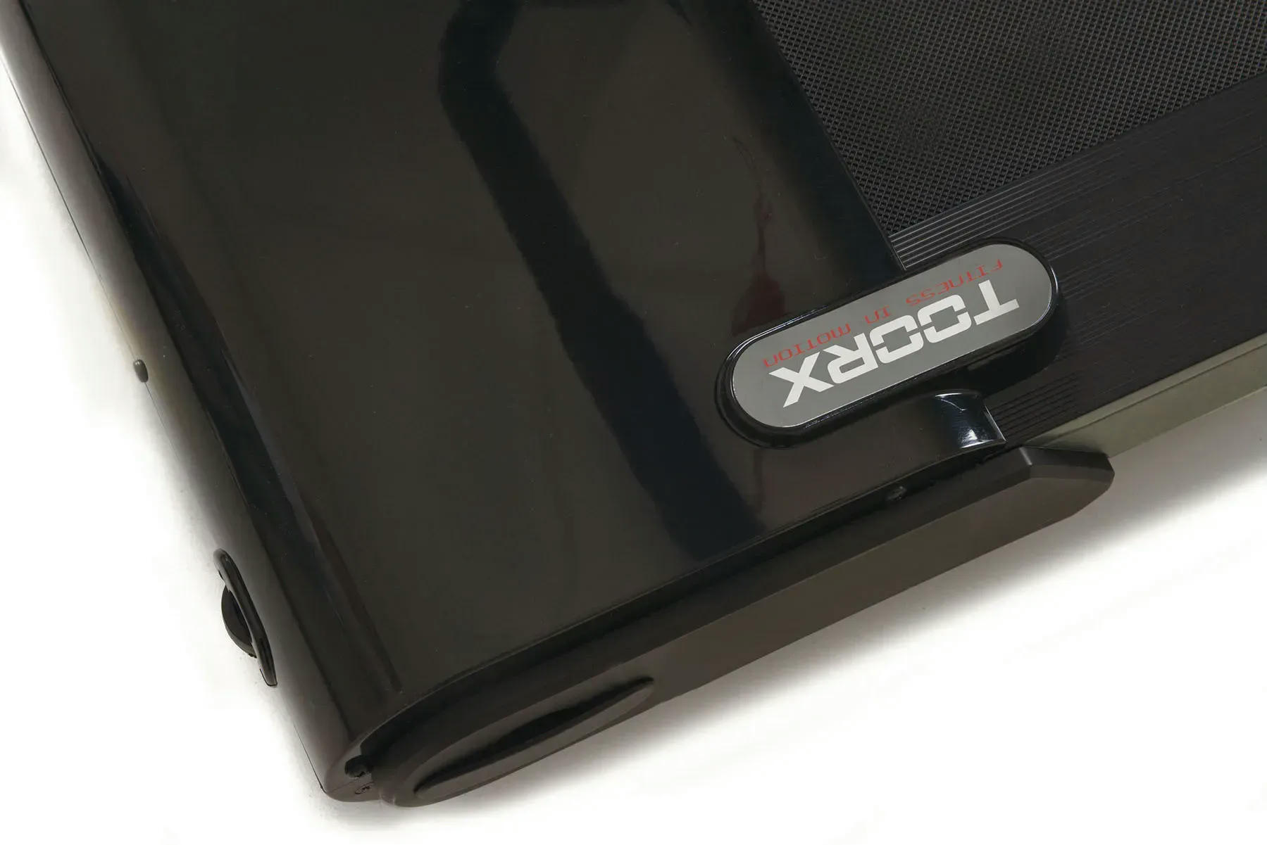 Бігова доріжка Toorx Treadmill City Compact Pearl White (CITY-COMPACT-W)фото7