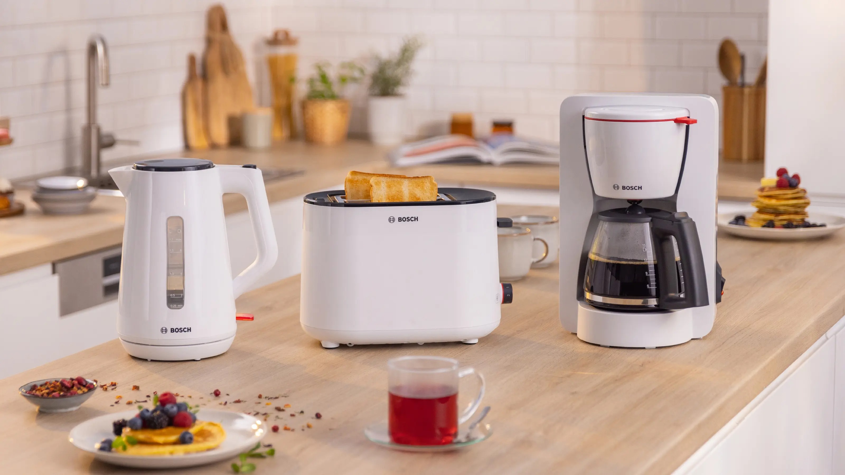 Електрочайник Bosch TWK1M121фото