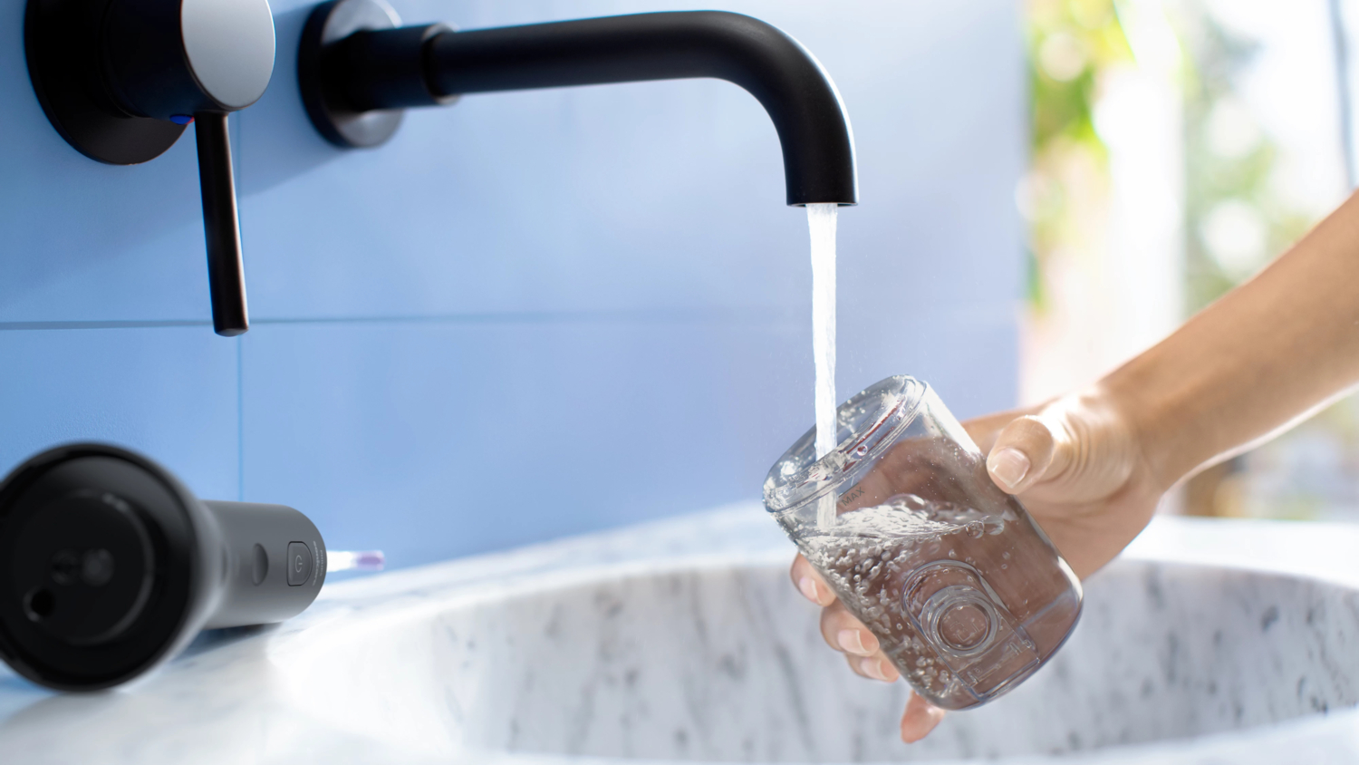 Электрическая зубная щетка Philips HX9911/88 + Ирригатор Philips HX3826/33 фото