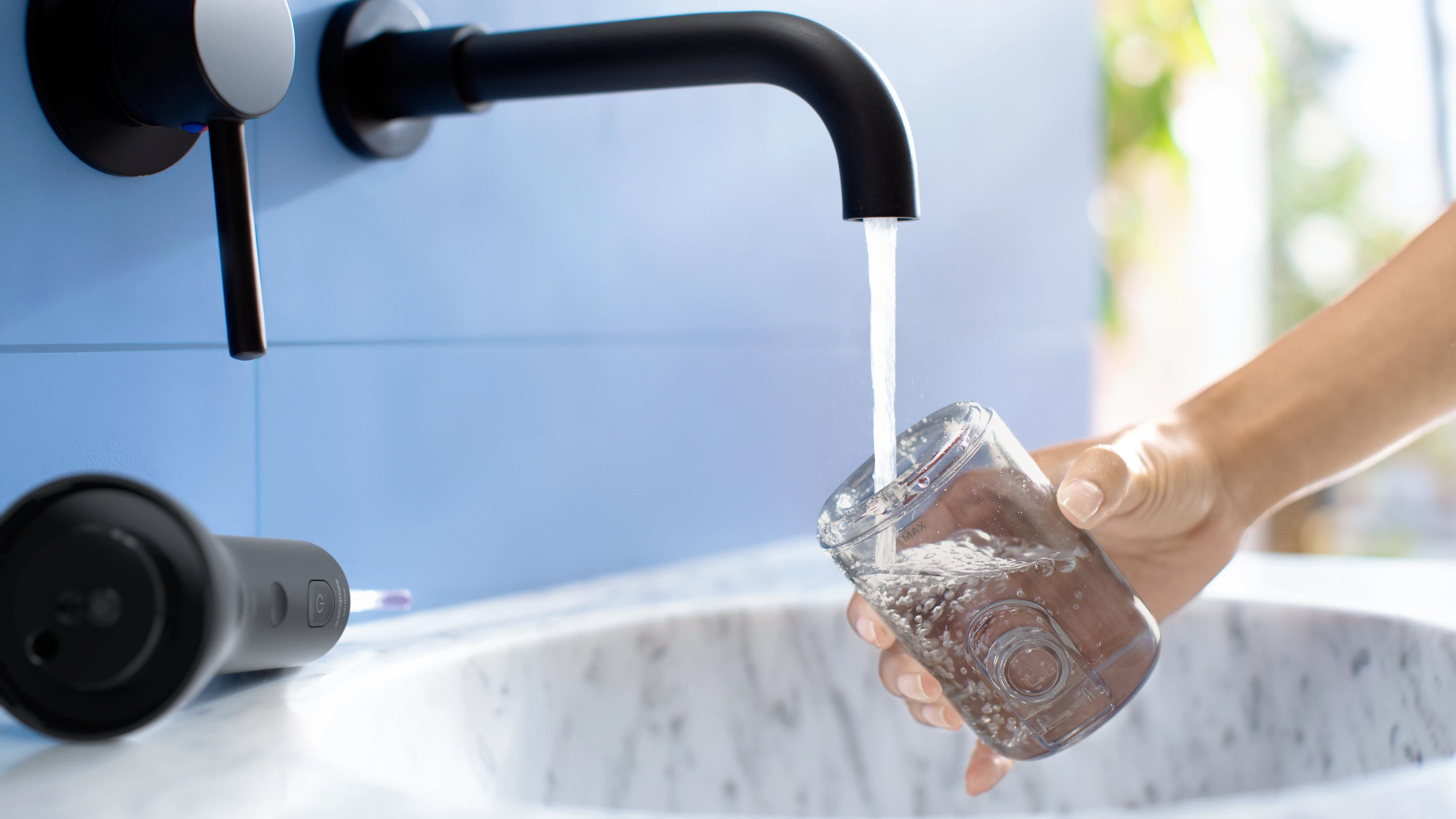 Электрическая зубная щетка Philips HX9911/88 + Ирригатор Philips HX3826/33 фото 10