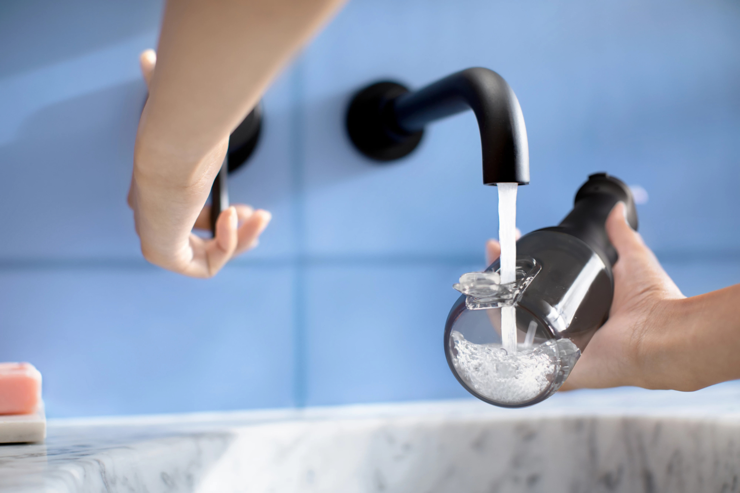 Электрическая зубная щетка Philips HX9911/88 + Ирригатор Philips HX3826/33 фото