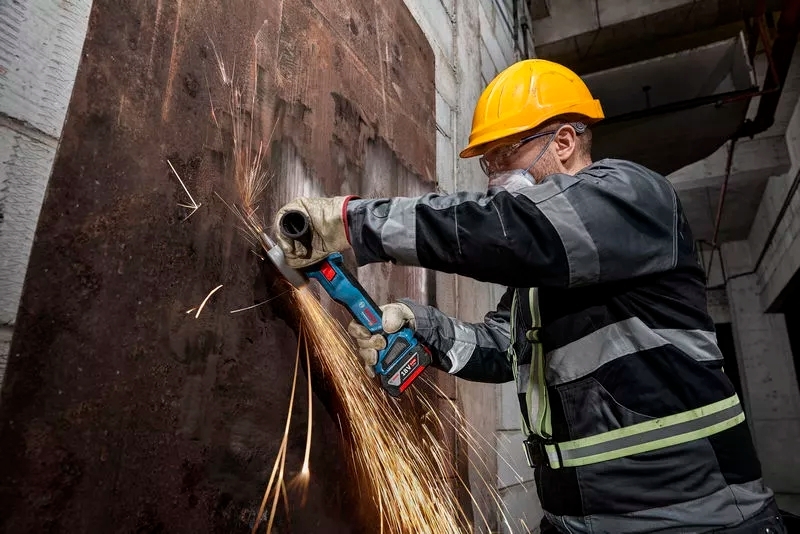 Шліфмашина кутова акумуляторна Bosch GWS 18V-11 125мм 18В 2x5Ач. (0.601.9N4.103)фото8