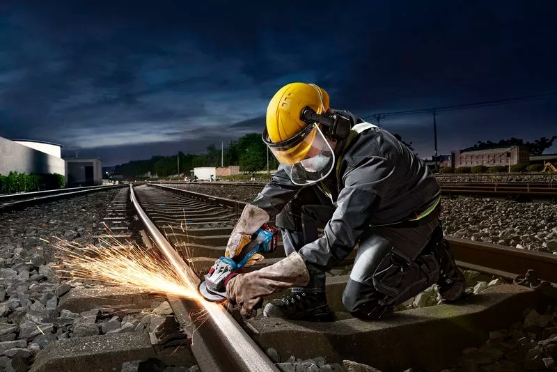 Шліфмашина кутова акумуляторна Bosch GWS 18V-11S 125мм 18В 1x5Ач. (0.601.9N4.003)фото3