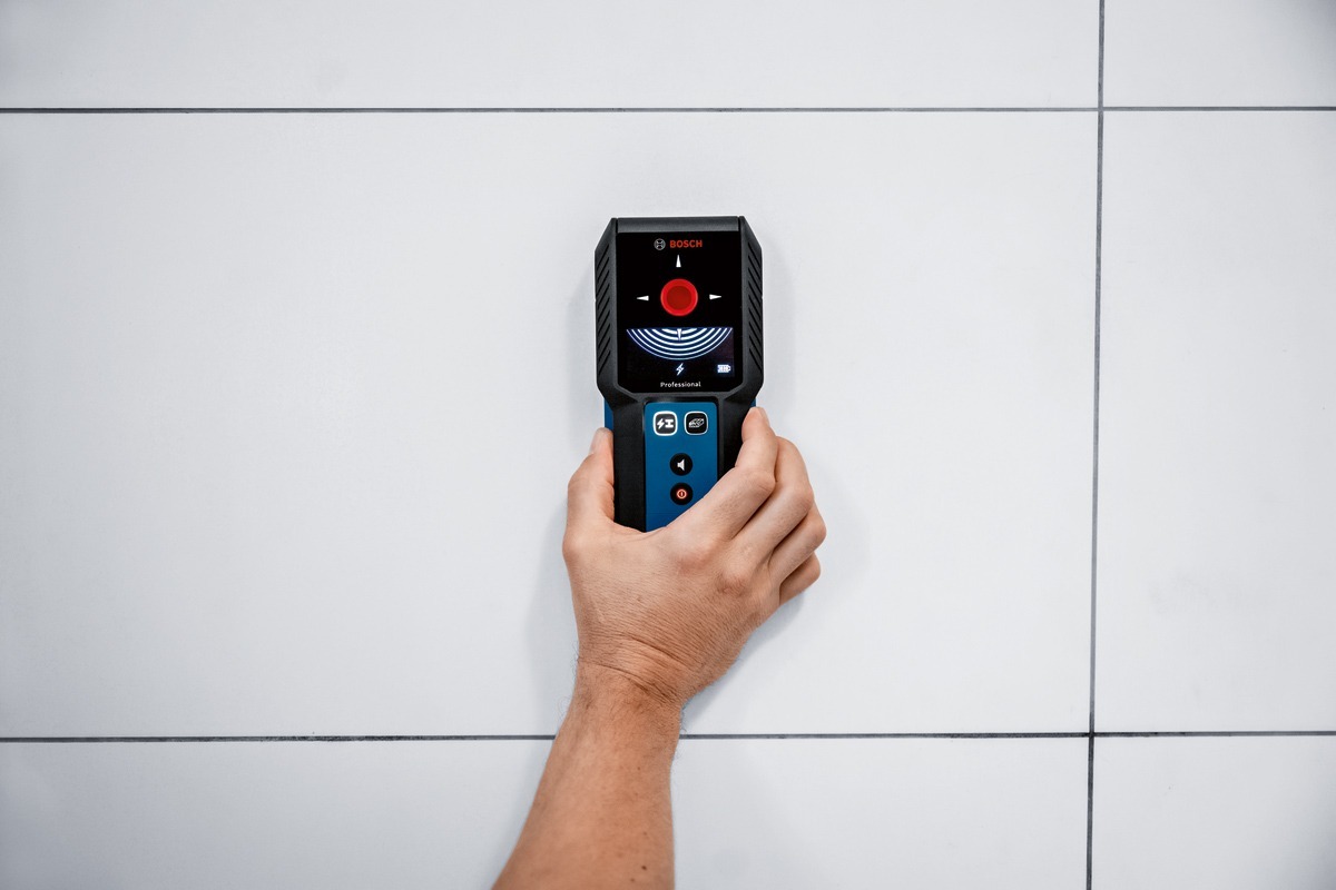 Детектор аккумуляторный Bosch GMS 120-27 Professional до 120мм, 2ААх1.5В (0.601.081.700) фото 