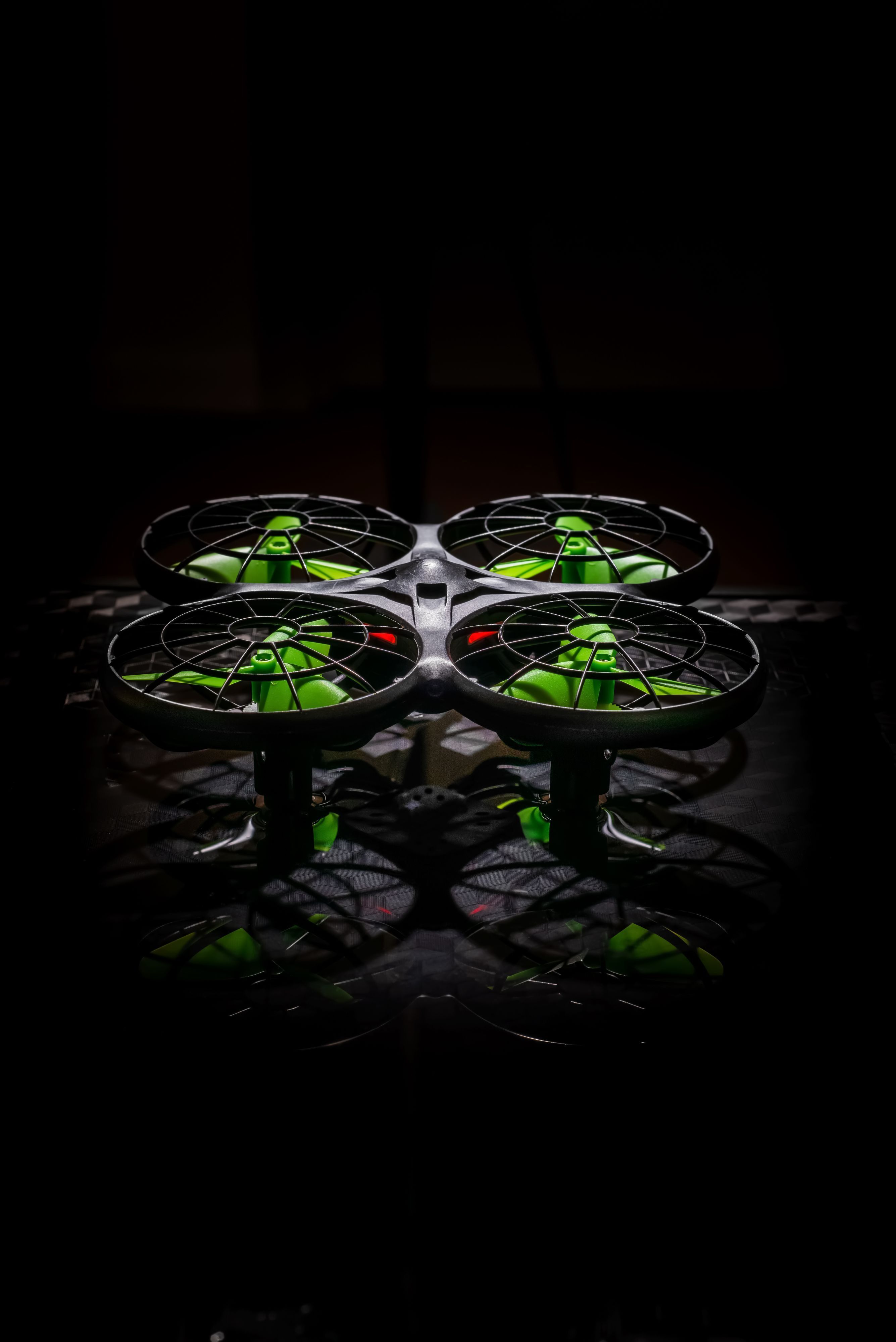 Квадрокоптер игрушечный 