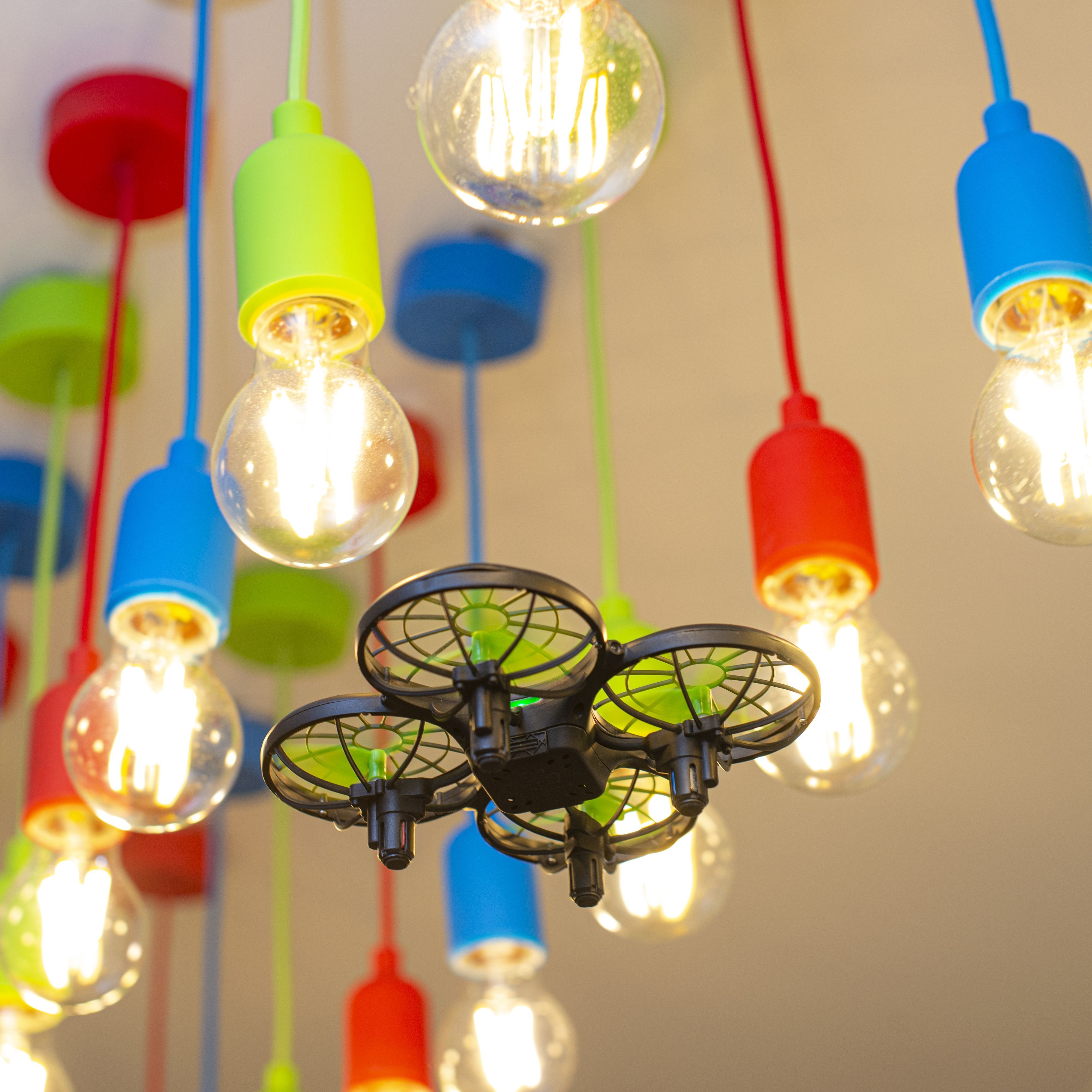 Квадрокоптер игрушечный 