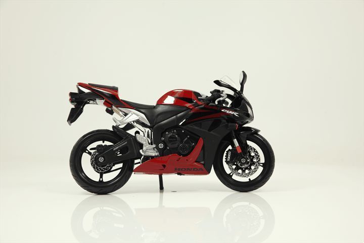 Мотоцикл іграшковий Honda CBR 600RR в масштабі 1:12 (31101-07117)фото7