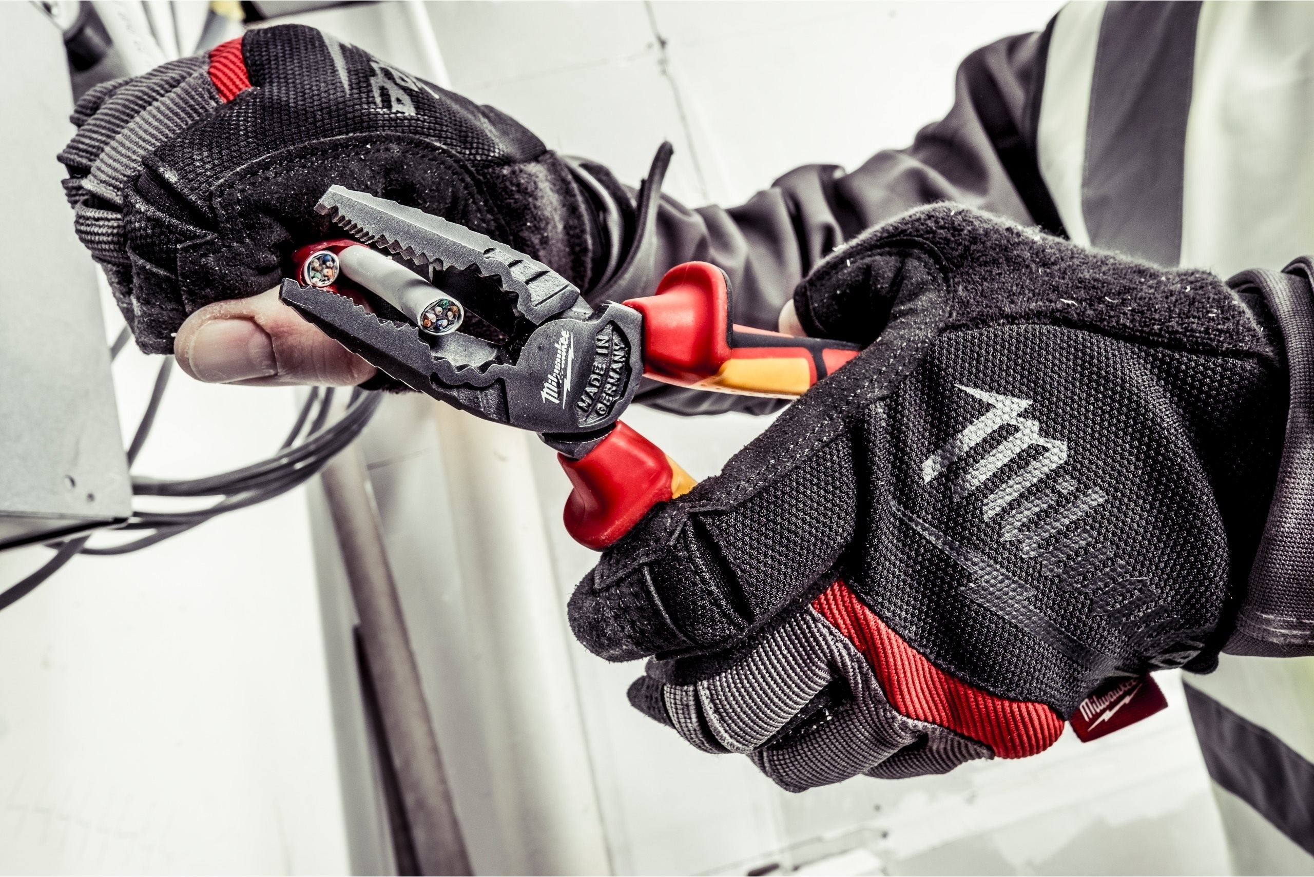 Плоскогубці Milwaukee 180мм (4932464572)фото2