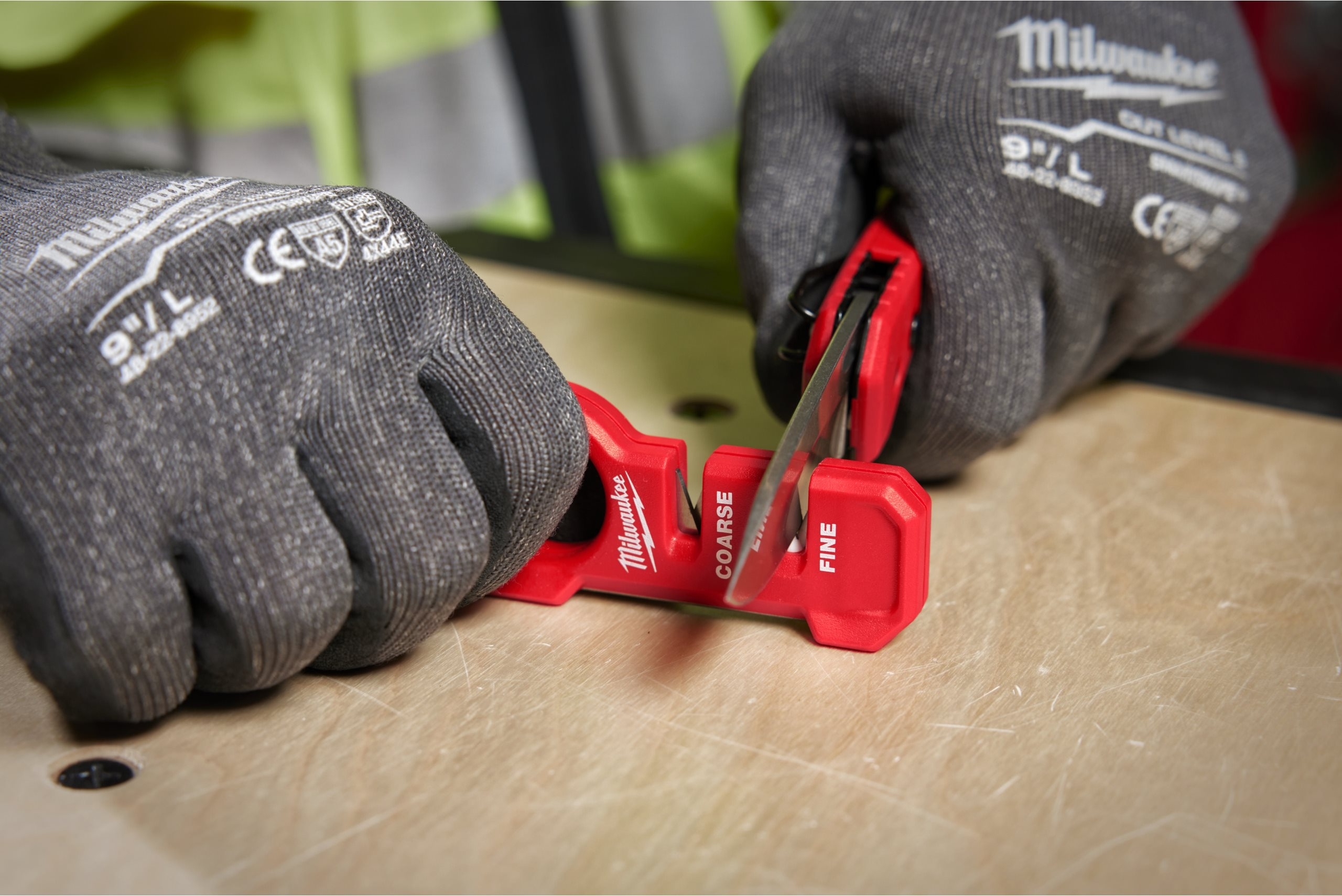 Точилка для ножей и ножниц Milwaukee 54х195х38мм (4932478562) фото 