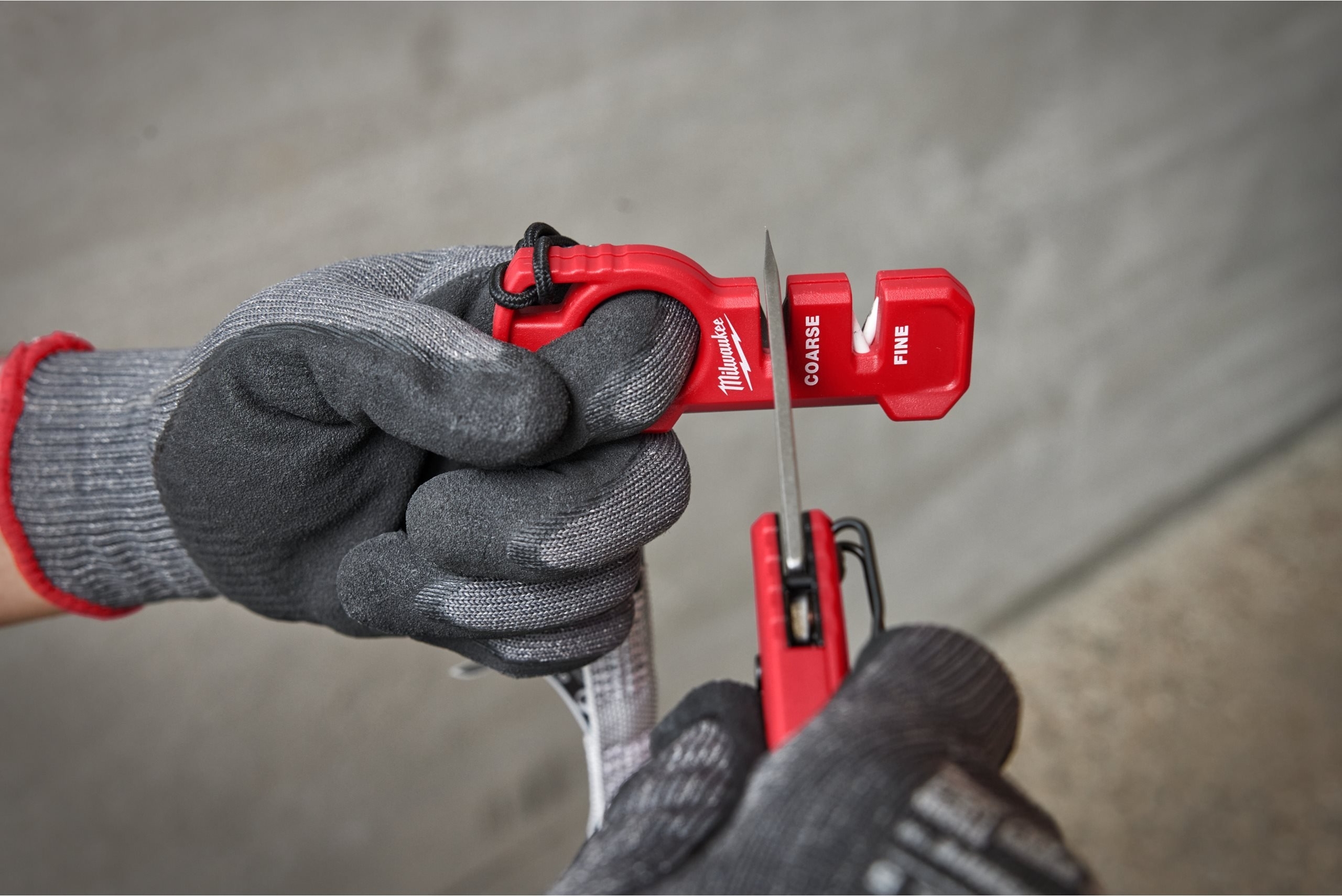 Точилка для ножей и ножниц Milwaukee 54х195х38мм (4932478562) фото 