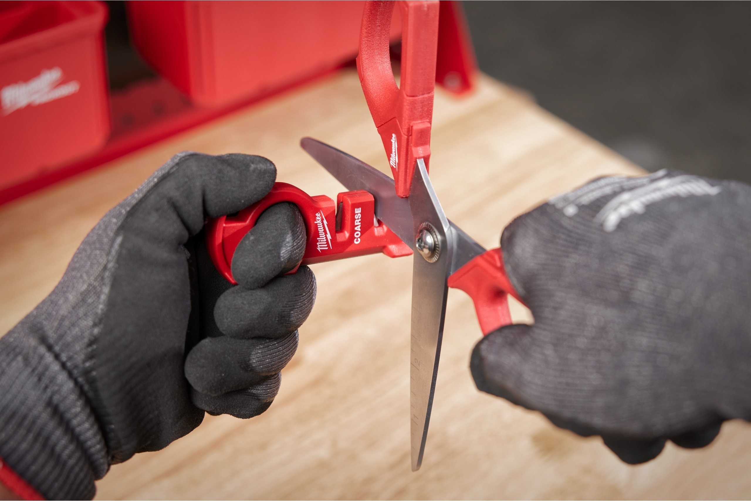 Точилка для ножей и ножниц Milwaukee 54х195х38мм (4932478562) фото 