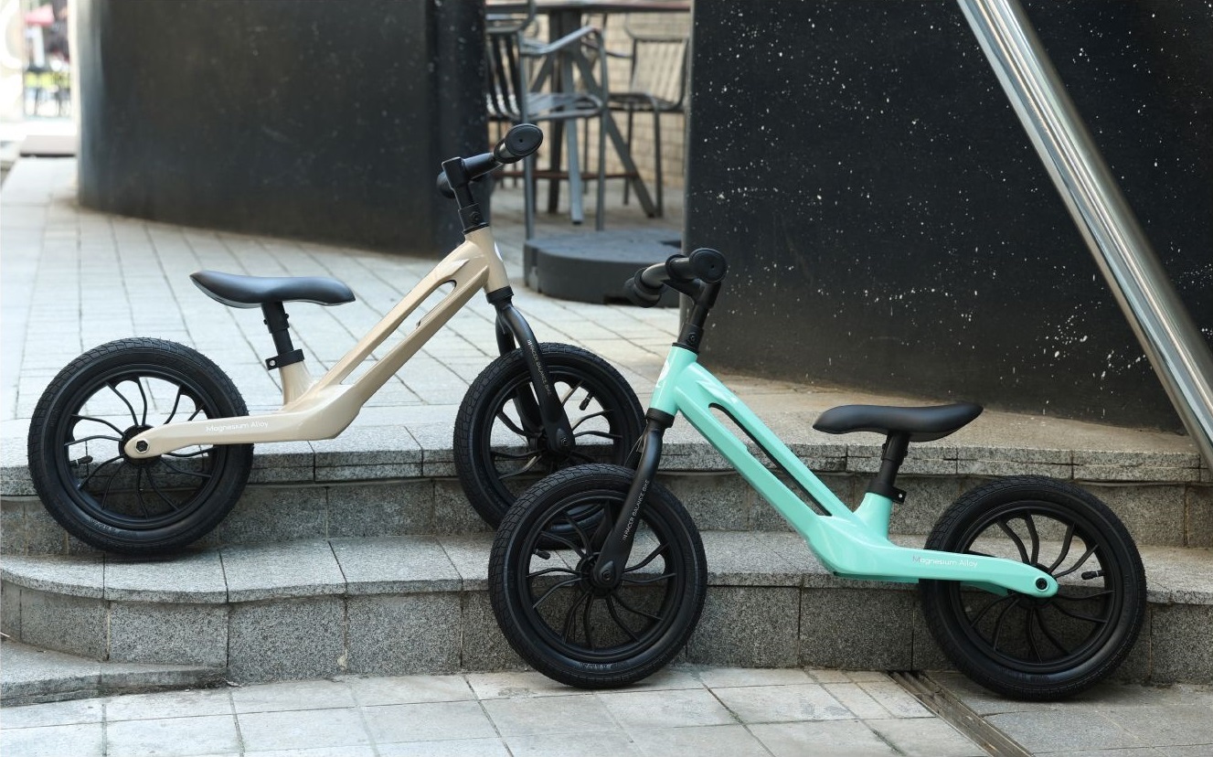 Беговел детский QPLAY Racer с надувными колесами Gold (B-300-3RacerGold) фото 8