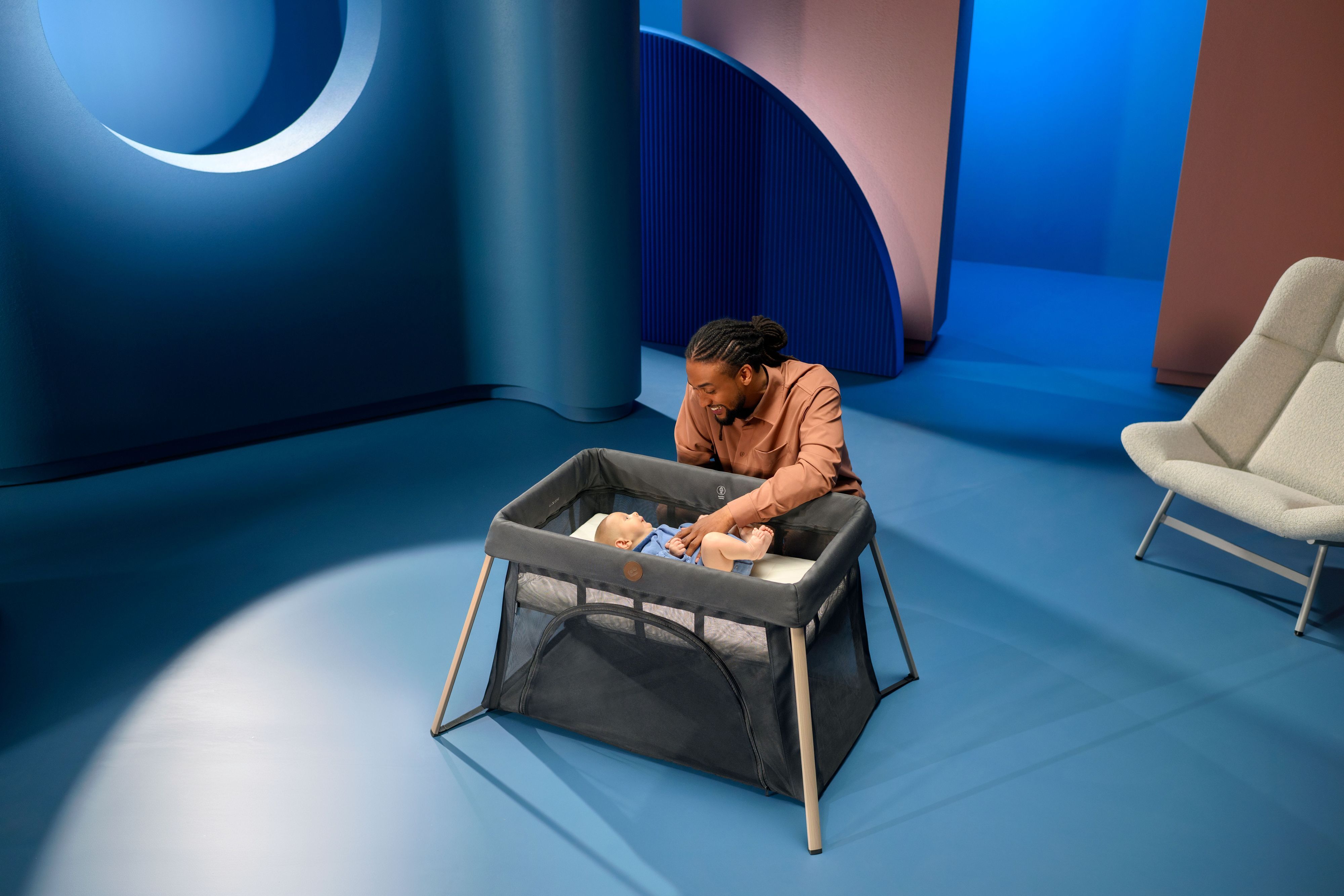 Детский манеж MAXI-COSI CALAO Light Beyond Graphite (2006043111) фото 14