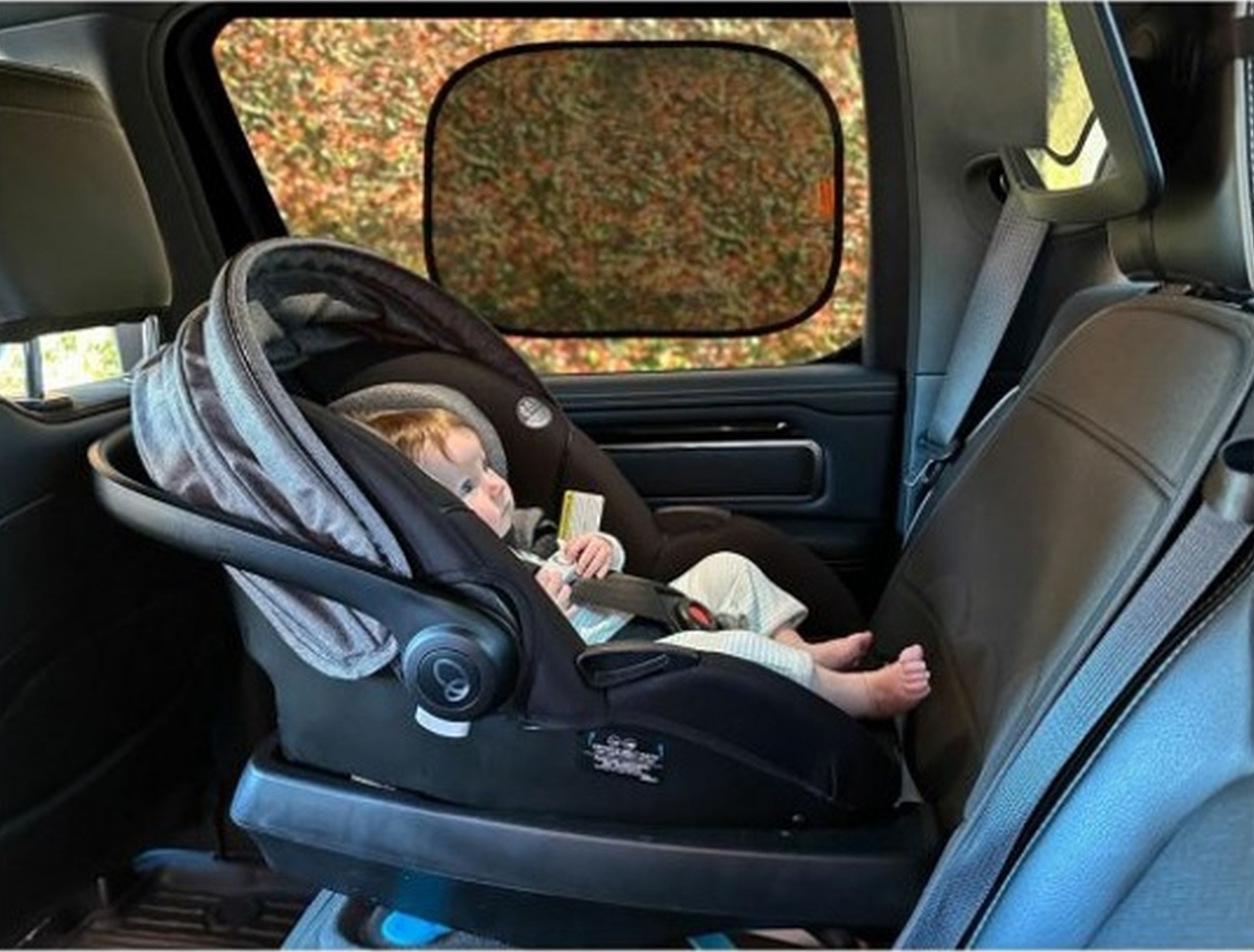 Набір аксесуарів для подорожі в автомобілі DreamBaby (шторка, органайзер, дзеркало) (G2287BB)фото