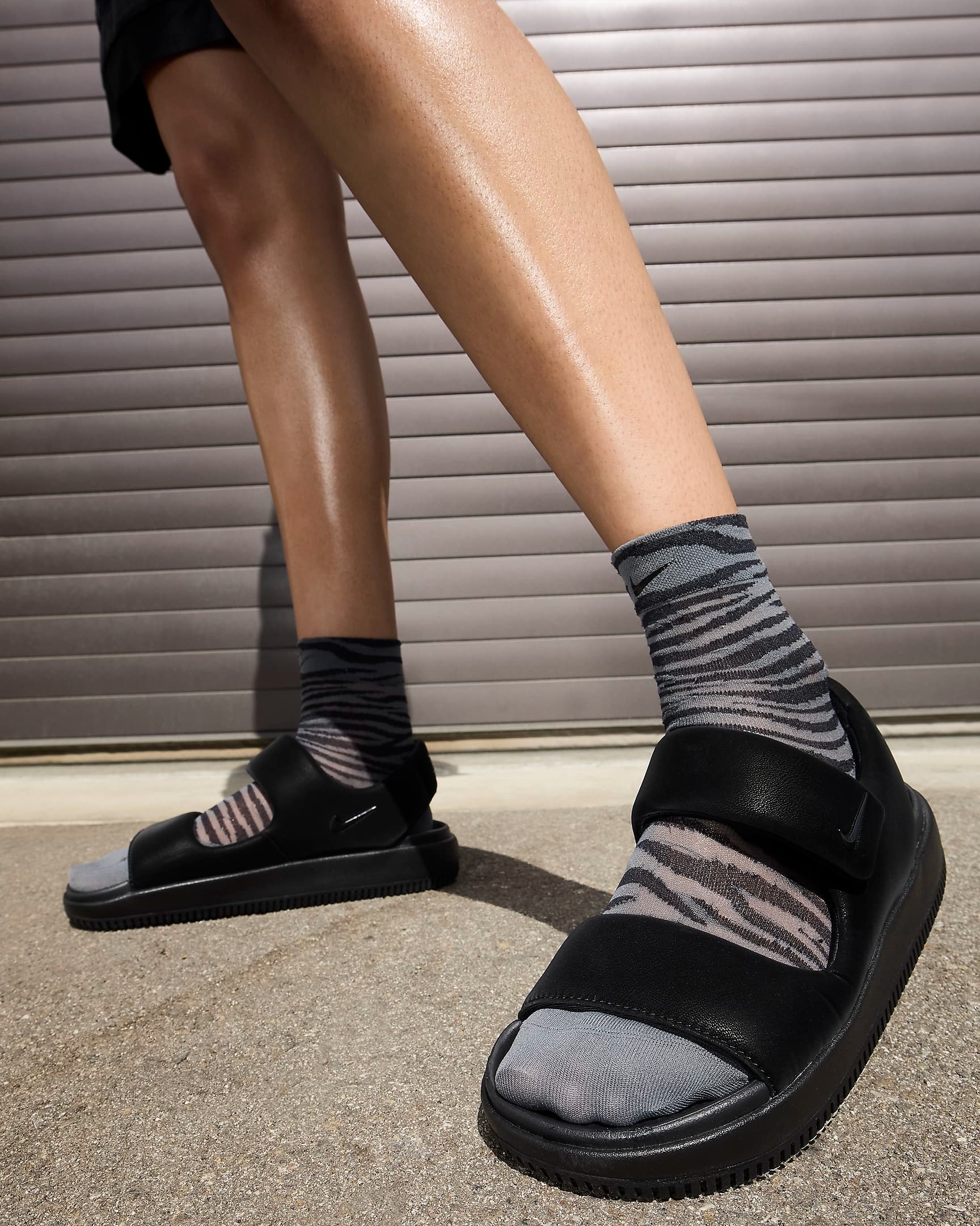 Сандалі жіночі Nike W Nike Calm Sandal FJ6043-001 38 (7 US) чорніфото