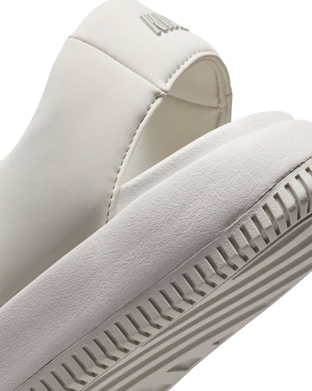 Сандали женские Nike W Nike Calm Sandal FJ6043-002 36,5 (6 US) белые фото 