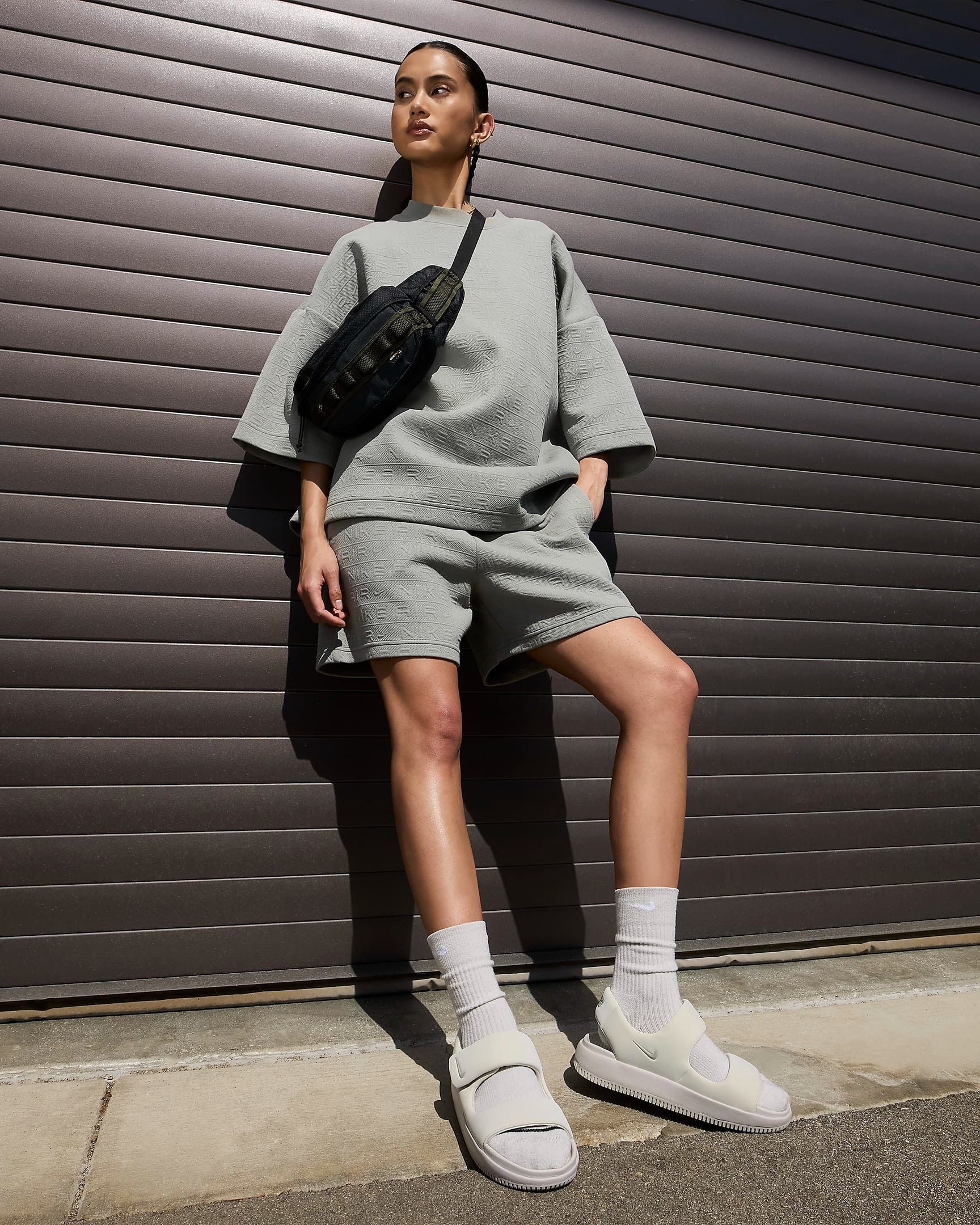 Сандали женские Nike W Nike Calm Sandal FJ6043-002 36,5 (6 US) белые фото 