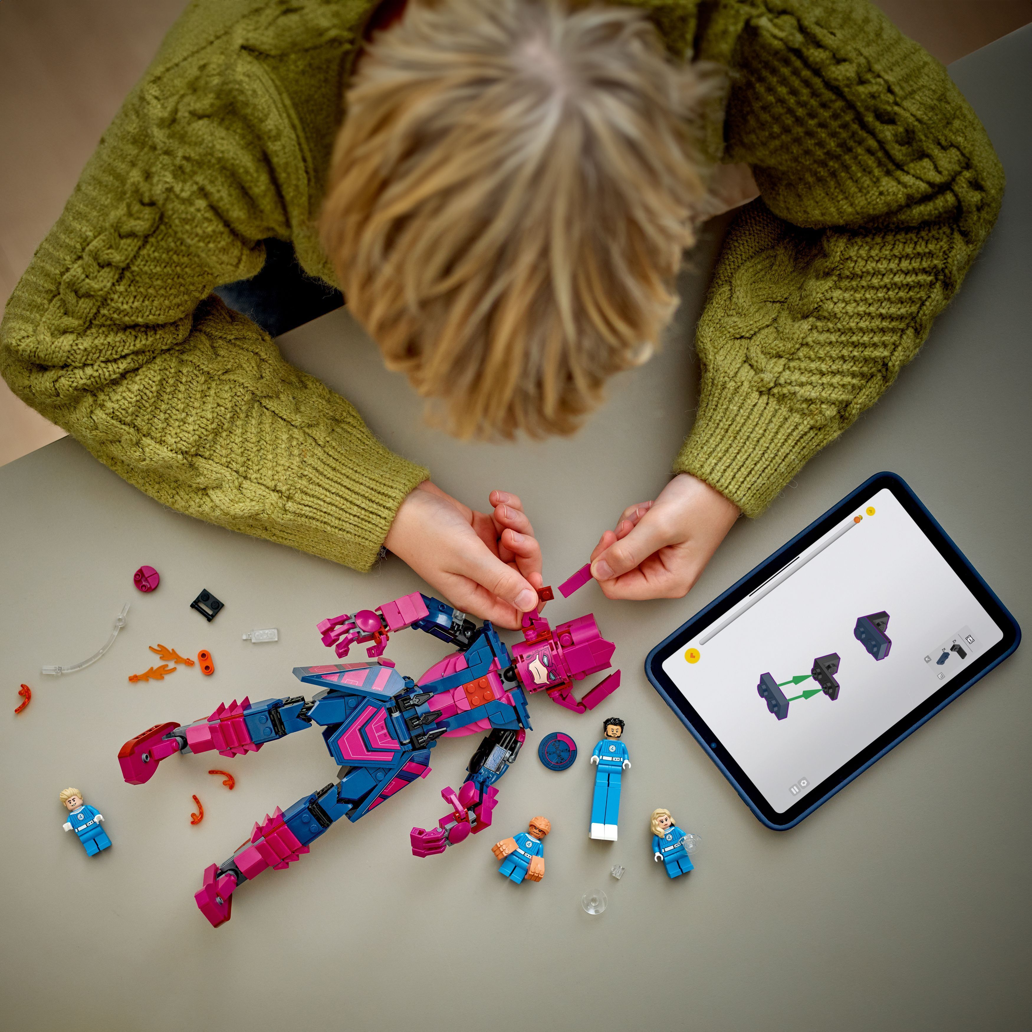 LEGO 76316 Super Heroes Marvel Фантастическая четверка против Галактуса фото 4