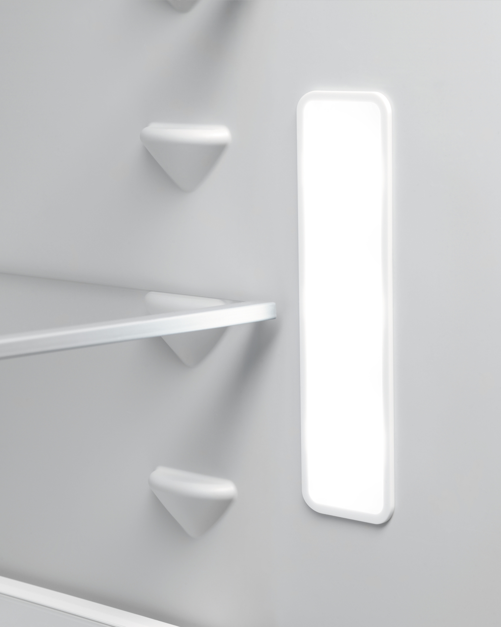 Вбудований холодильник Electrolux ENP7TD75Sфото