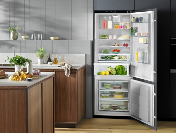 Вбудований холодильник Electrolux ENP7TD75Sфото