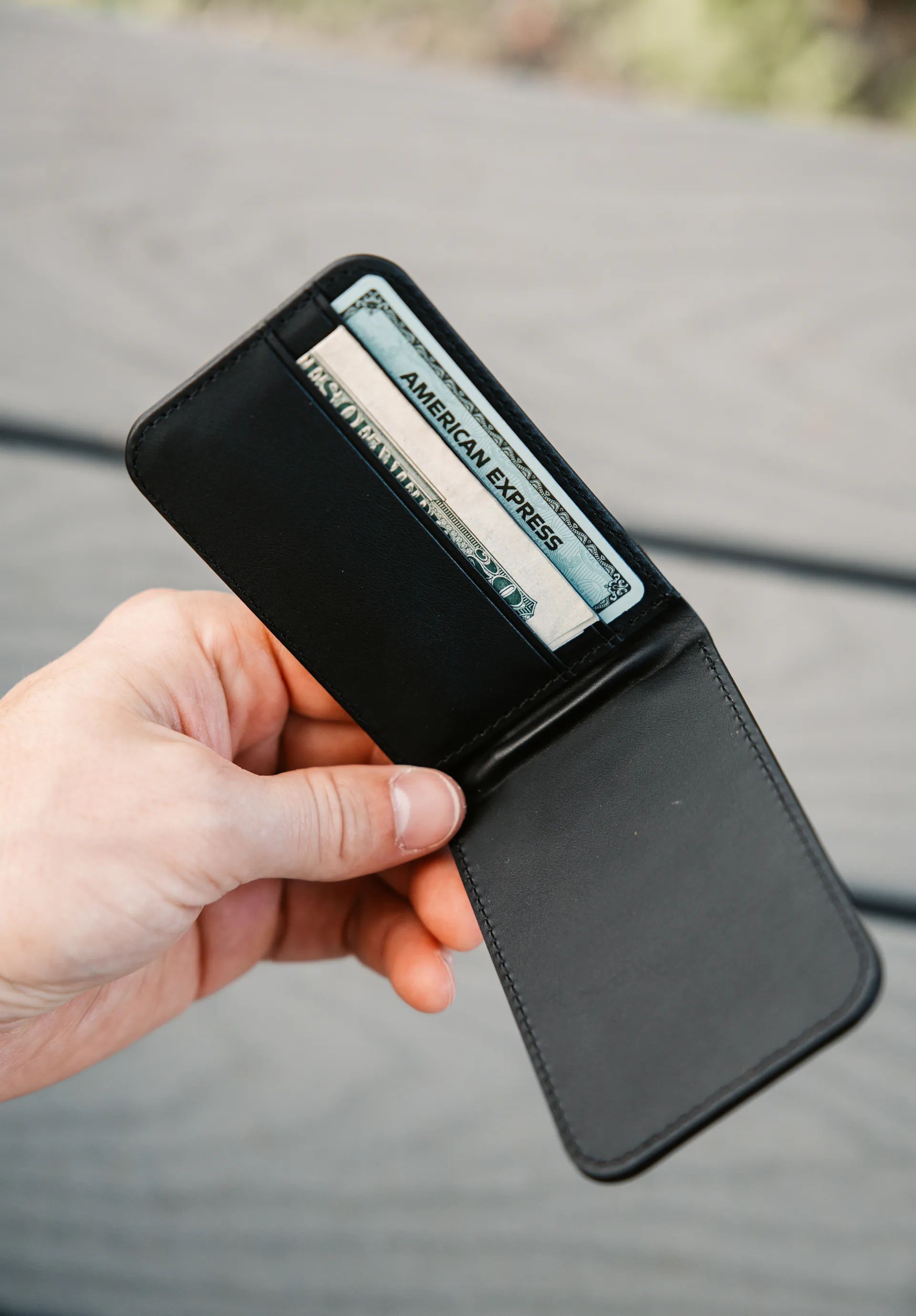 Чехол UAG для карт магнитный с подставкой, Metropolis Wallet PU, Black фото 11