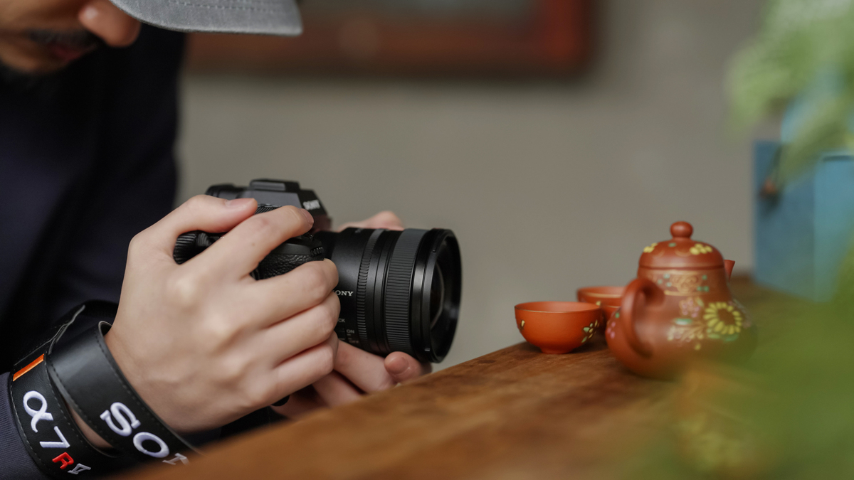 Об'єктив Sony FE 16 mm f/1.8 G (SEL16F18GB.SYX)фото