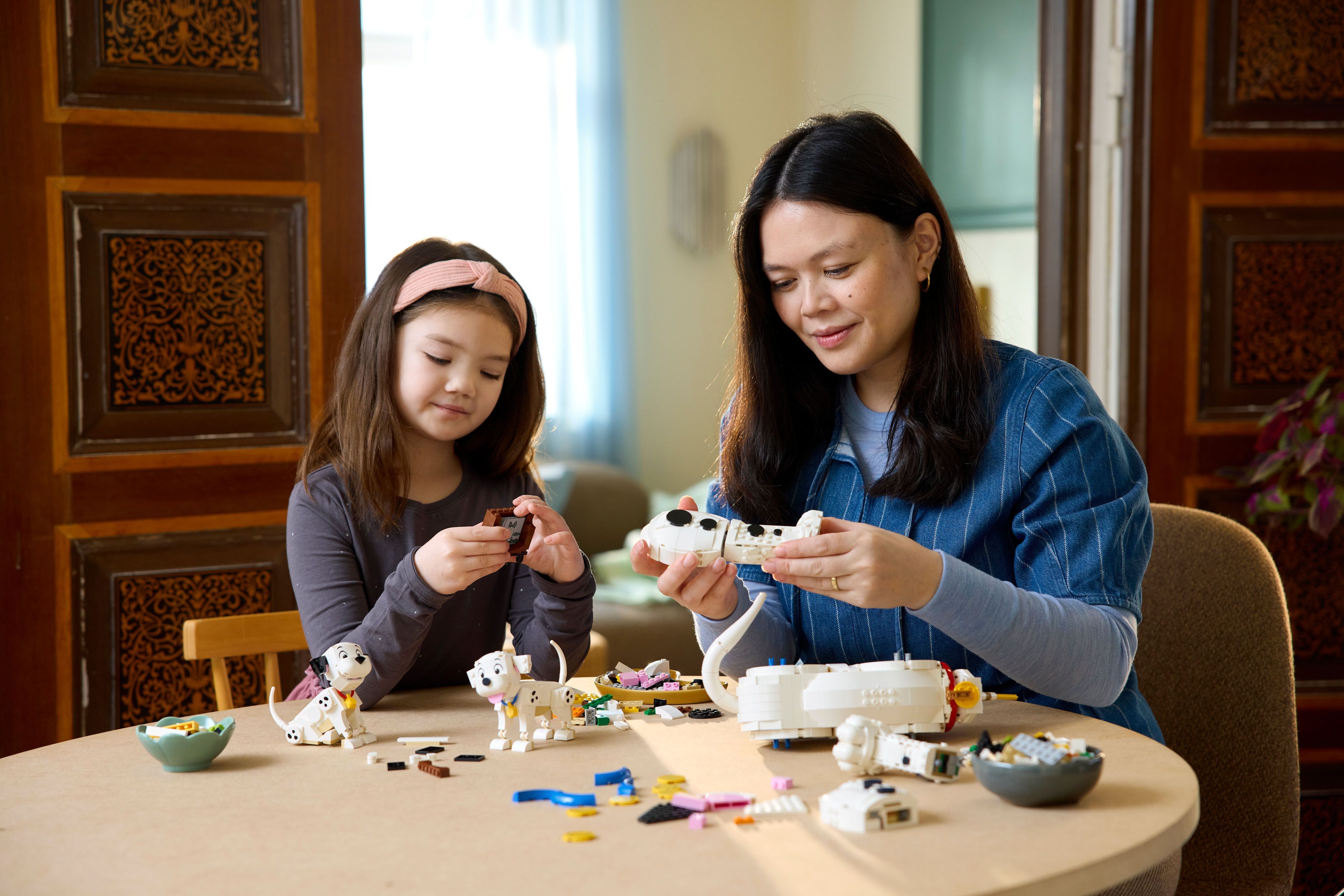 LEGO 43271 Disney Classic Лакі та Пенні. 101 далматинецьфото12