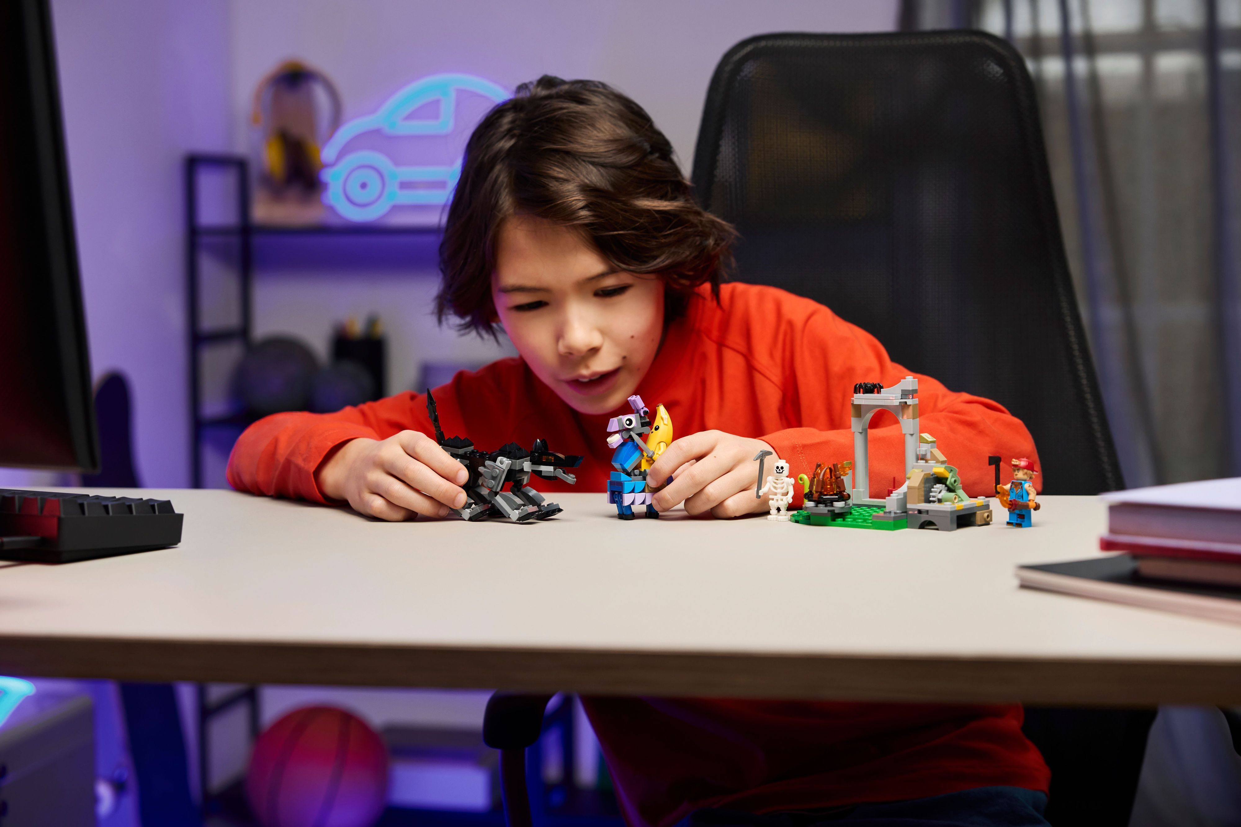 LEGO 77075 Fortnite Лагерь Peely та Sparkplug фото 6