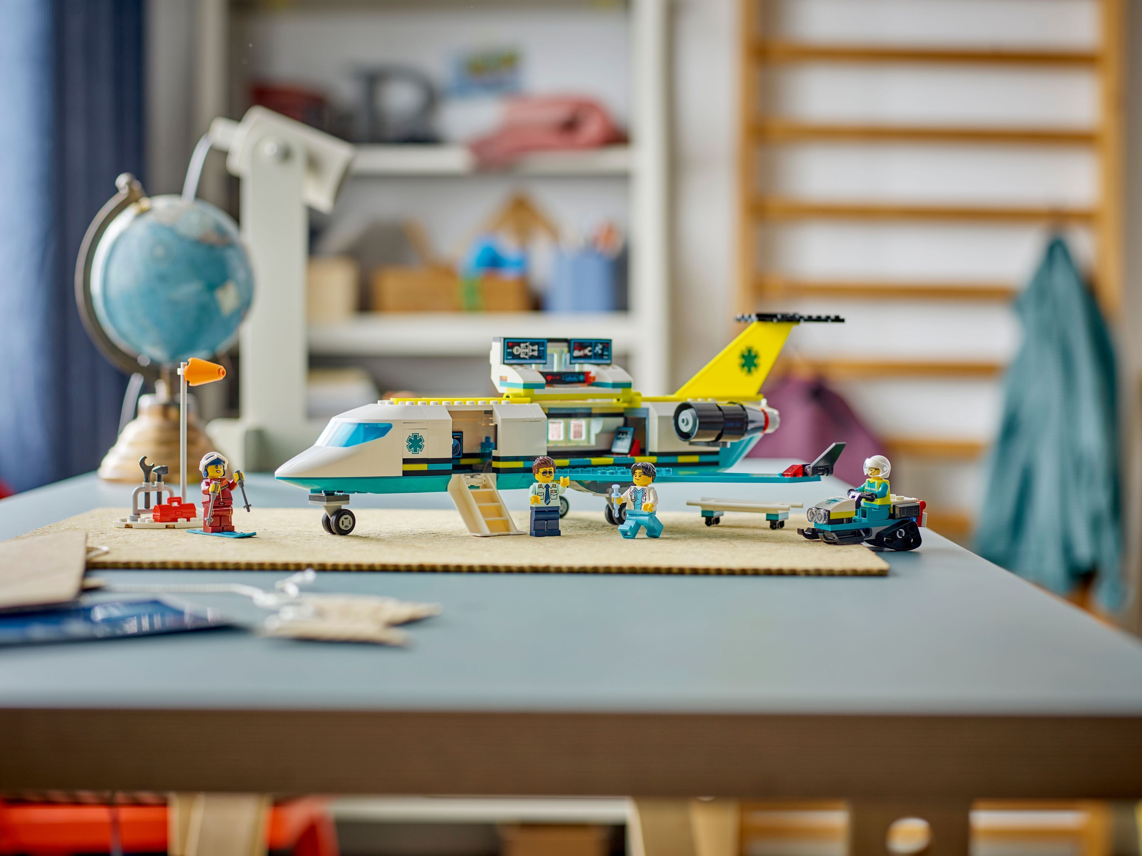 LEGO 60465 City Самолет скорой медицинской помощи фото 10