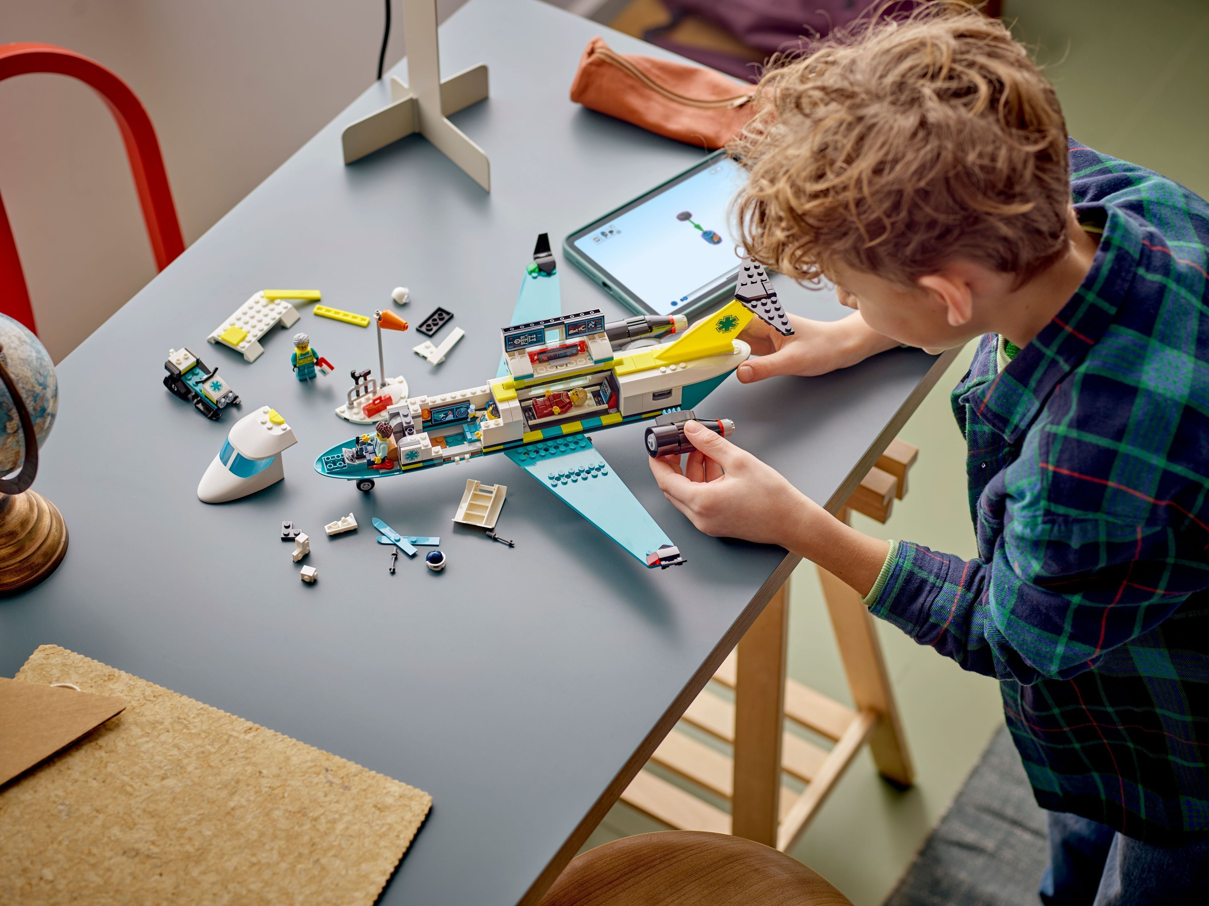 LEGO 60465 City Самолет скорой медицинской помощи фото 11