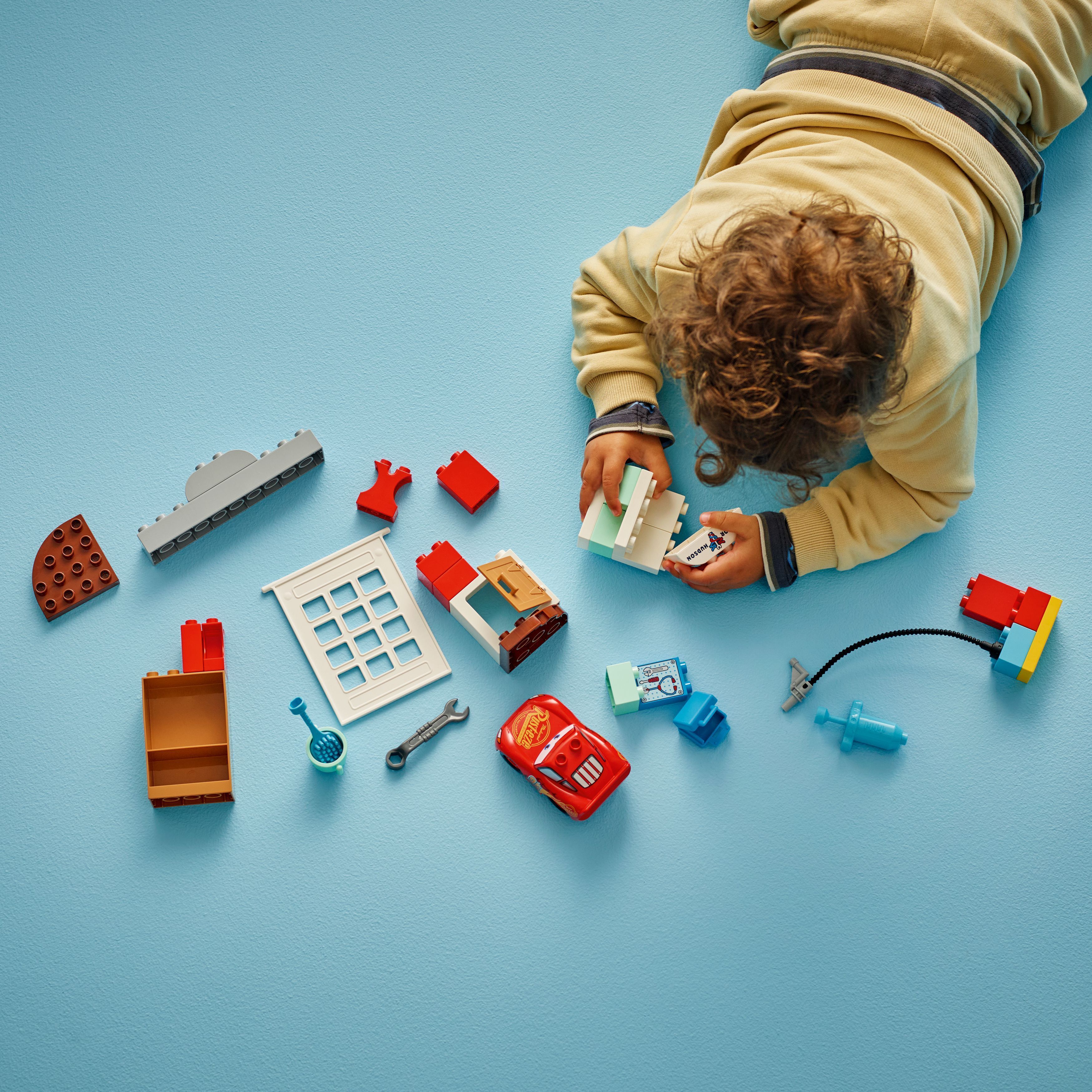 LEGO 10456 DUPLO Disney Визит МакКуина в гараж Дока фото 10