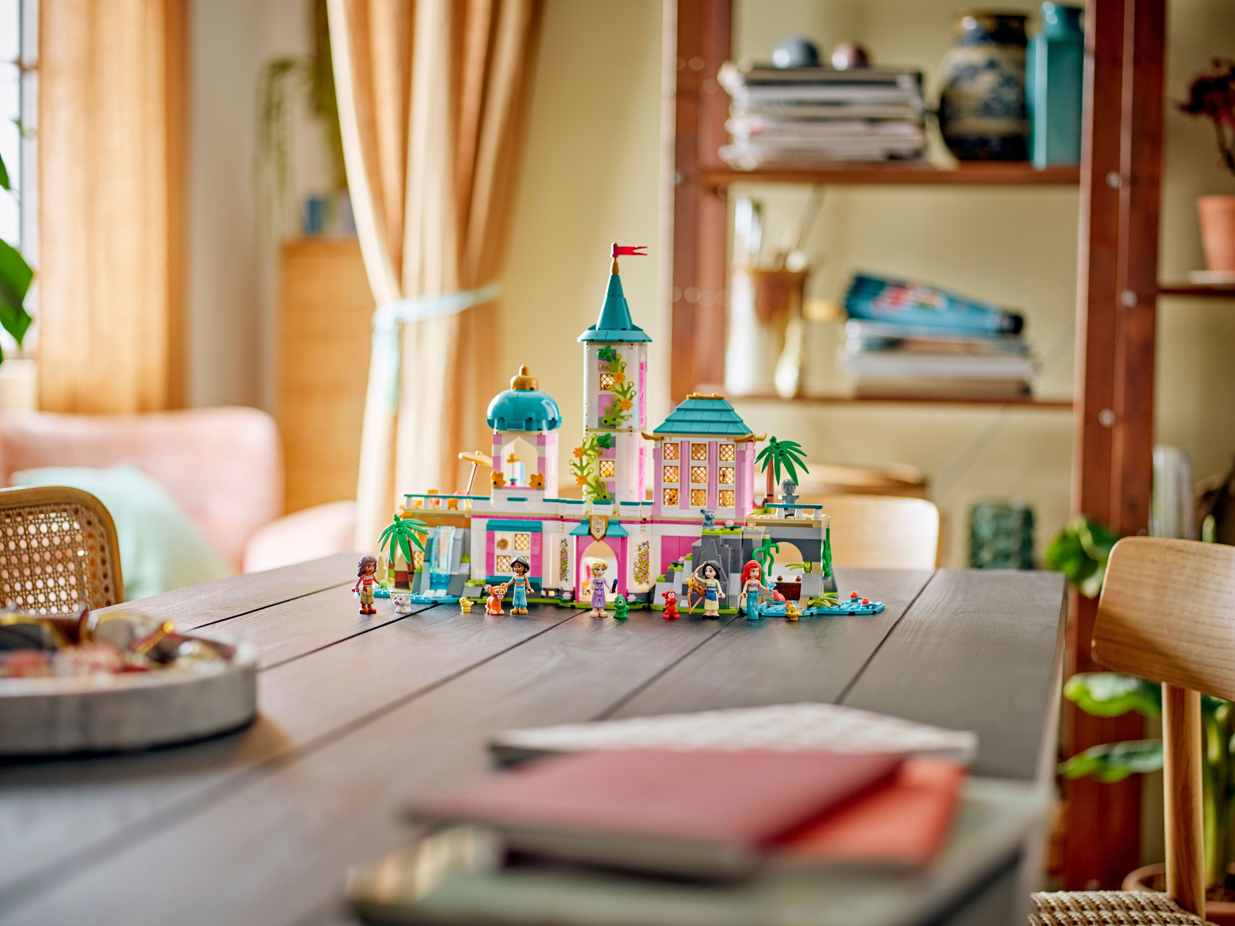 LEGO 43267 Disney Princess Замок принцесы и королівские любимцы фото 10