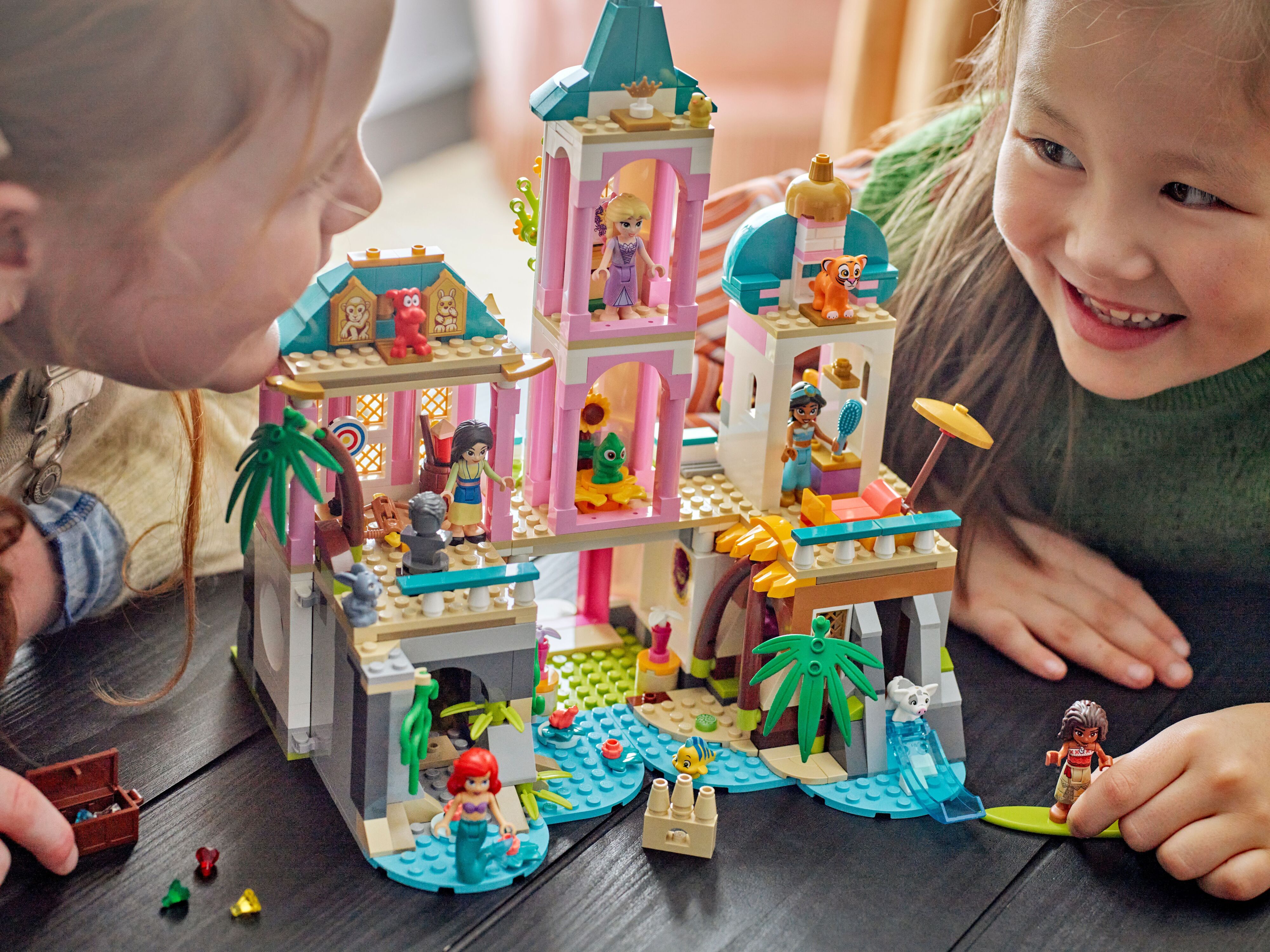 LEGO 43267 Disney Princess Замок принцесы и королівские любимцы фото 9